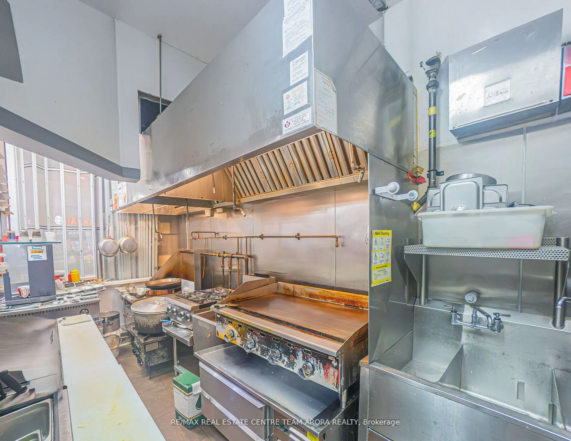 1571 Sandhurst Circle, #428