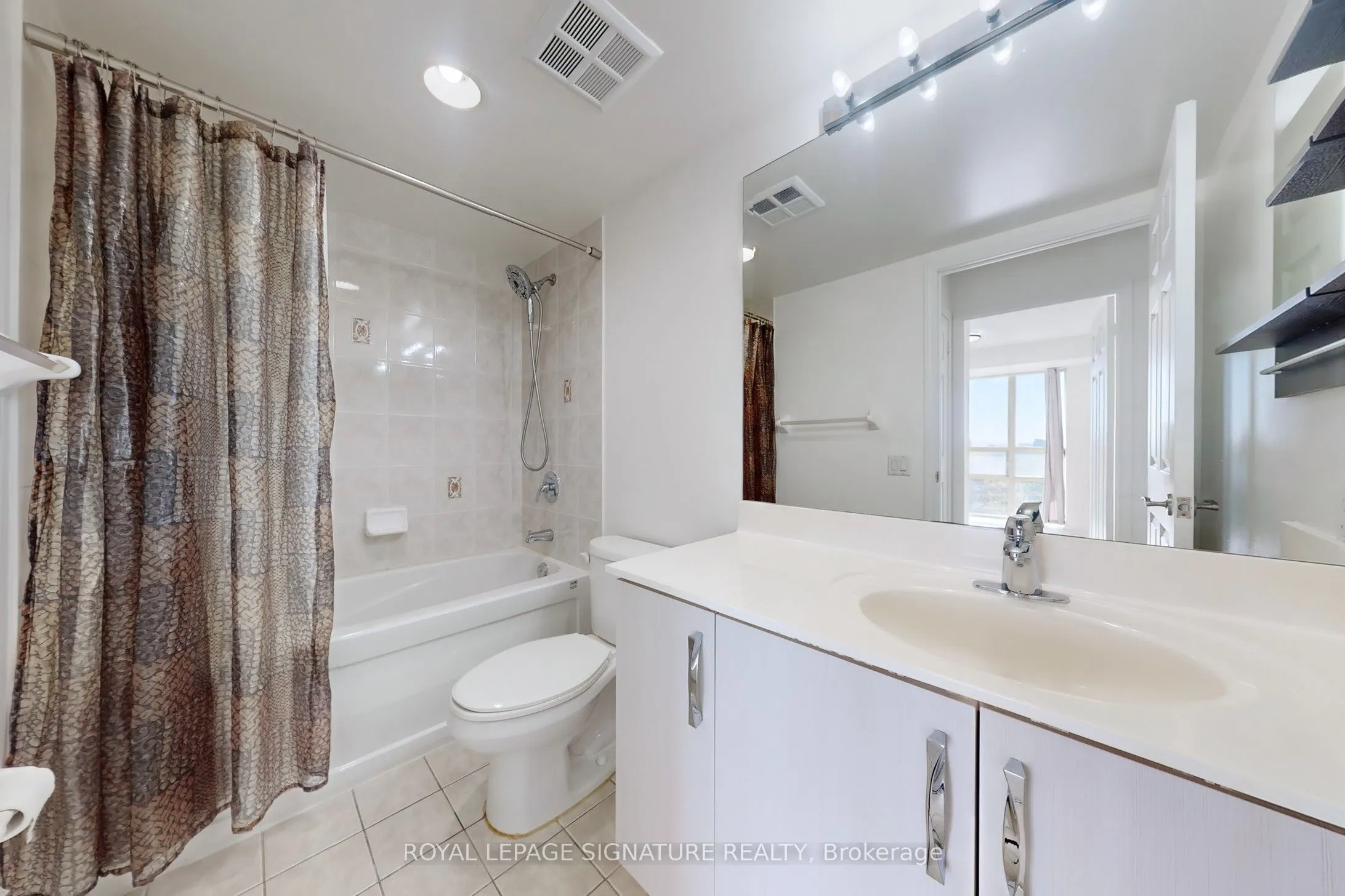 8 Mondeo Drive, #621