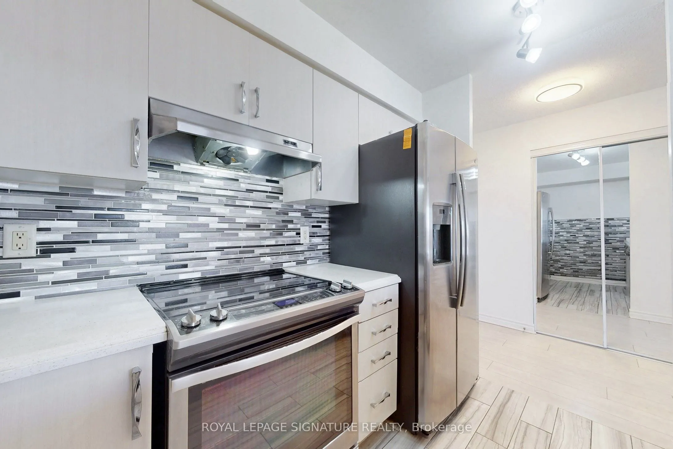 8 Mondeo Drive, #621