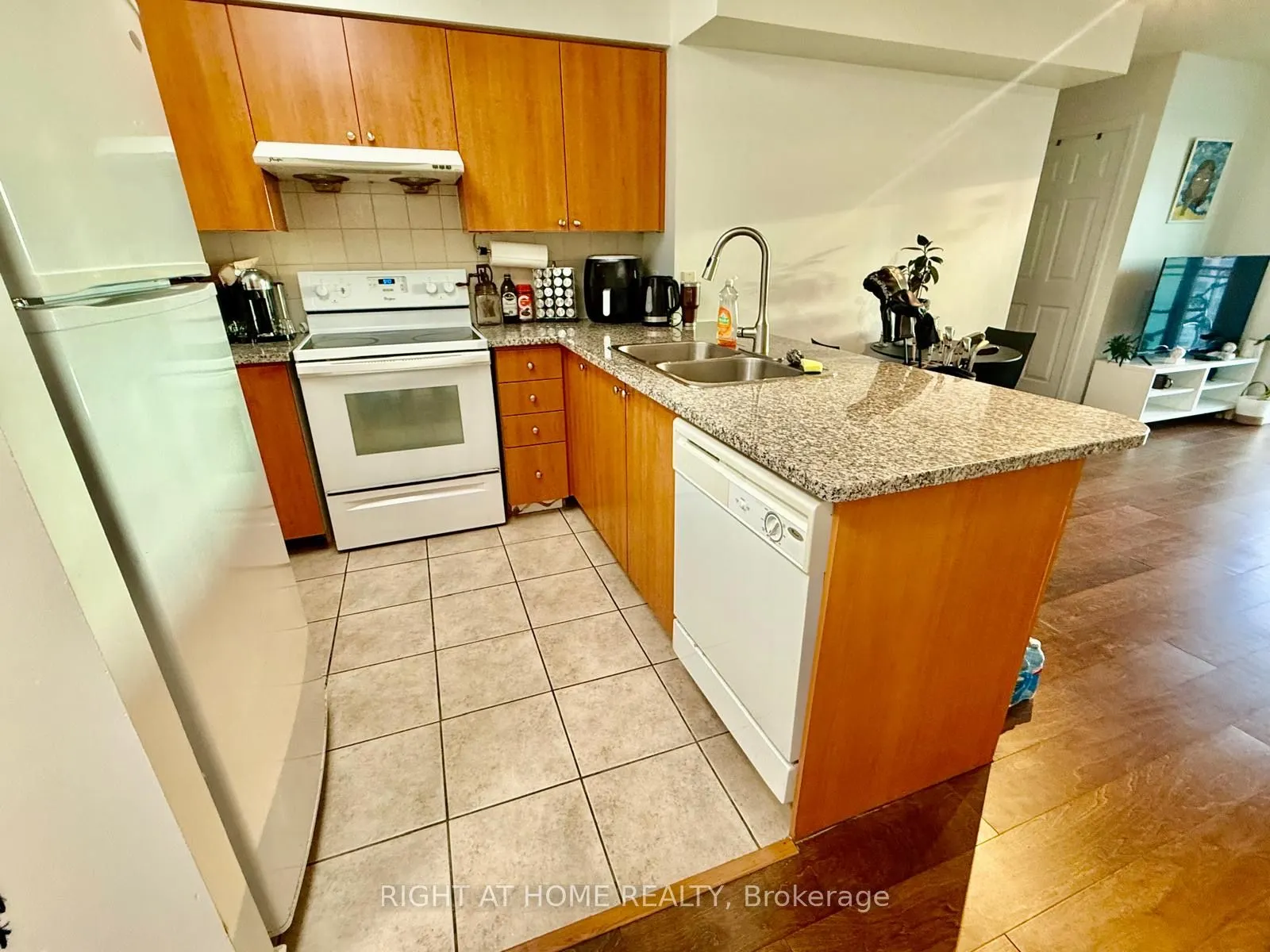 88 Grangeway Avenue, #2502