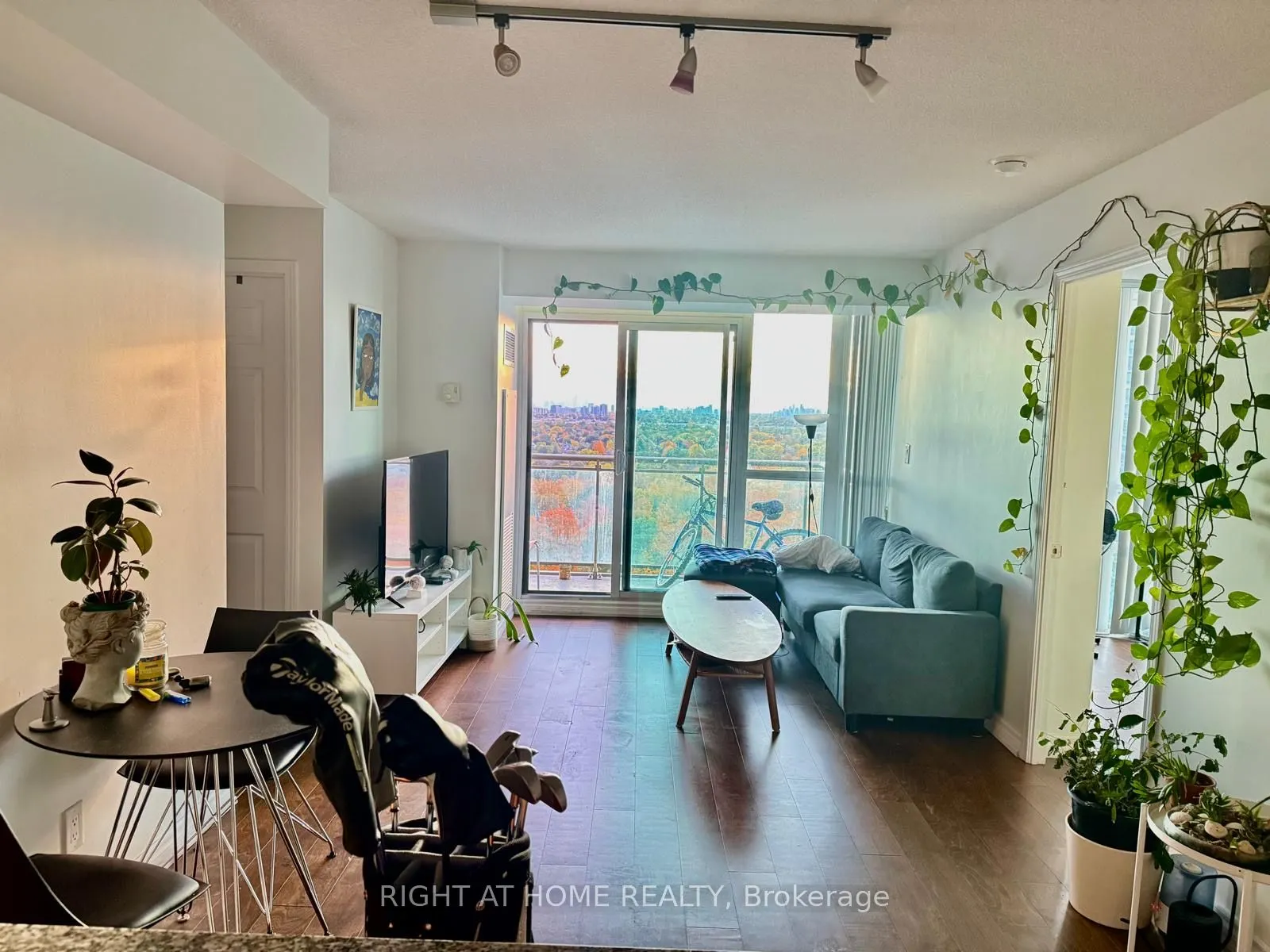 88 Grangeway Avenue, #2502