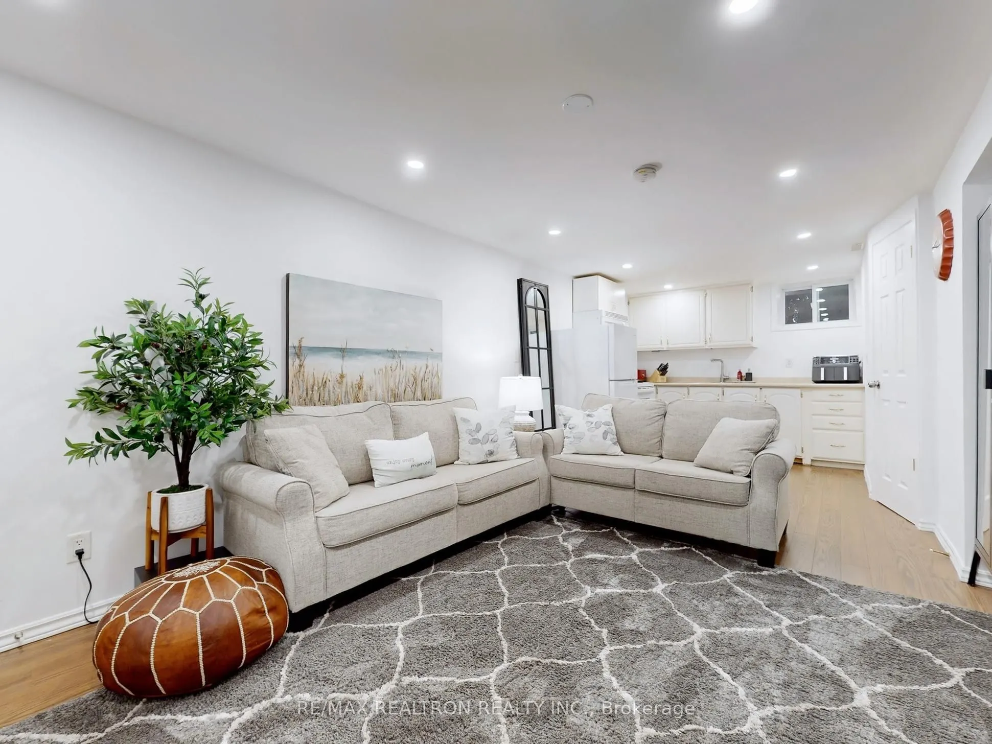 30 Carondale Crescent