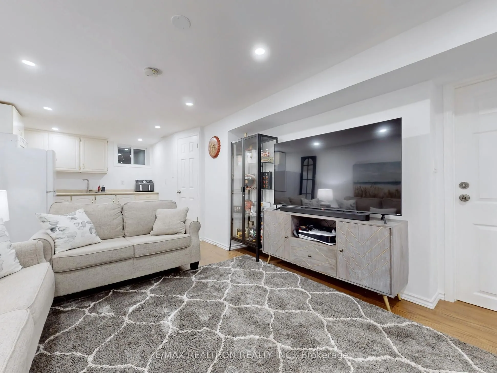 30 Carondale Crescent