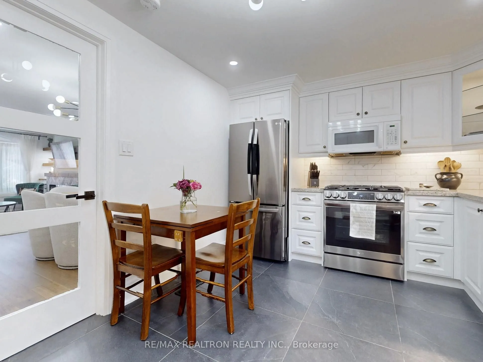 30 Carondale Crescent