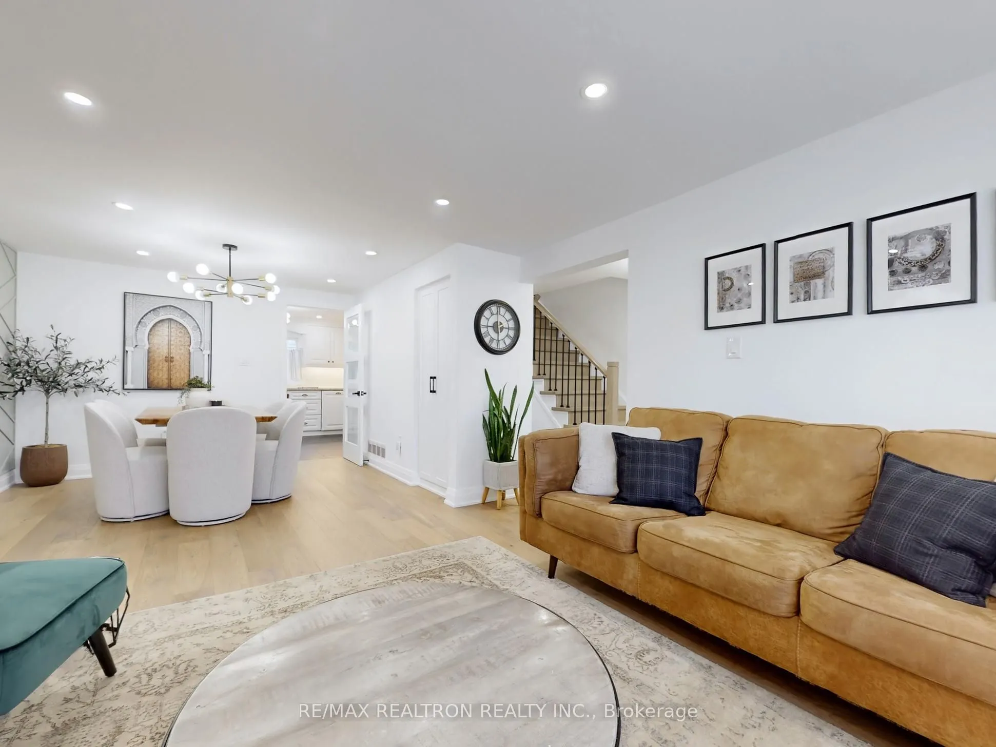 30 Carondale Crescent