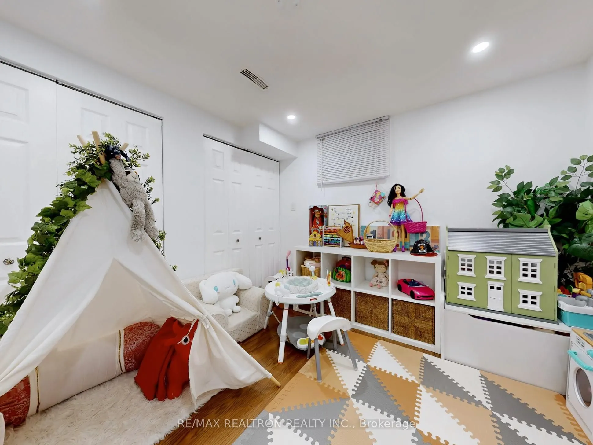 30 Carondale Crescent