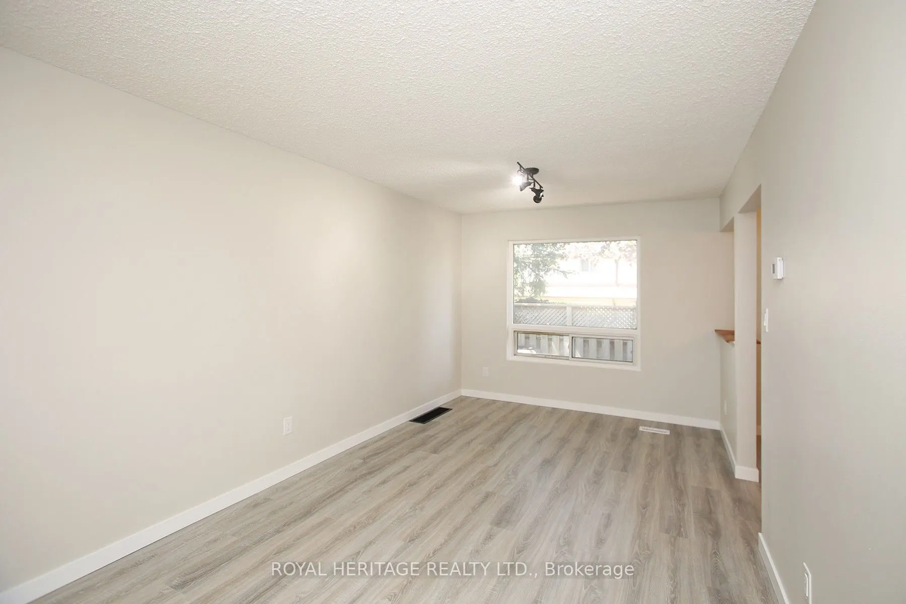 27 Parker Crescent, #15