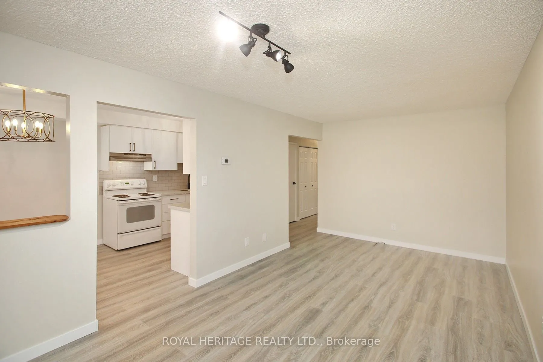 27 Parker Crescent, #15