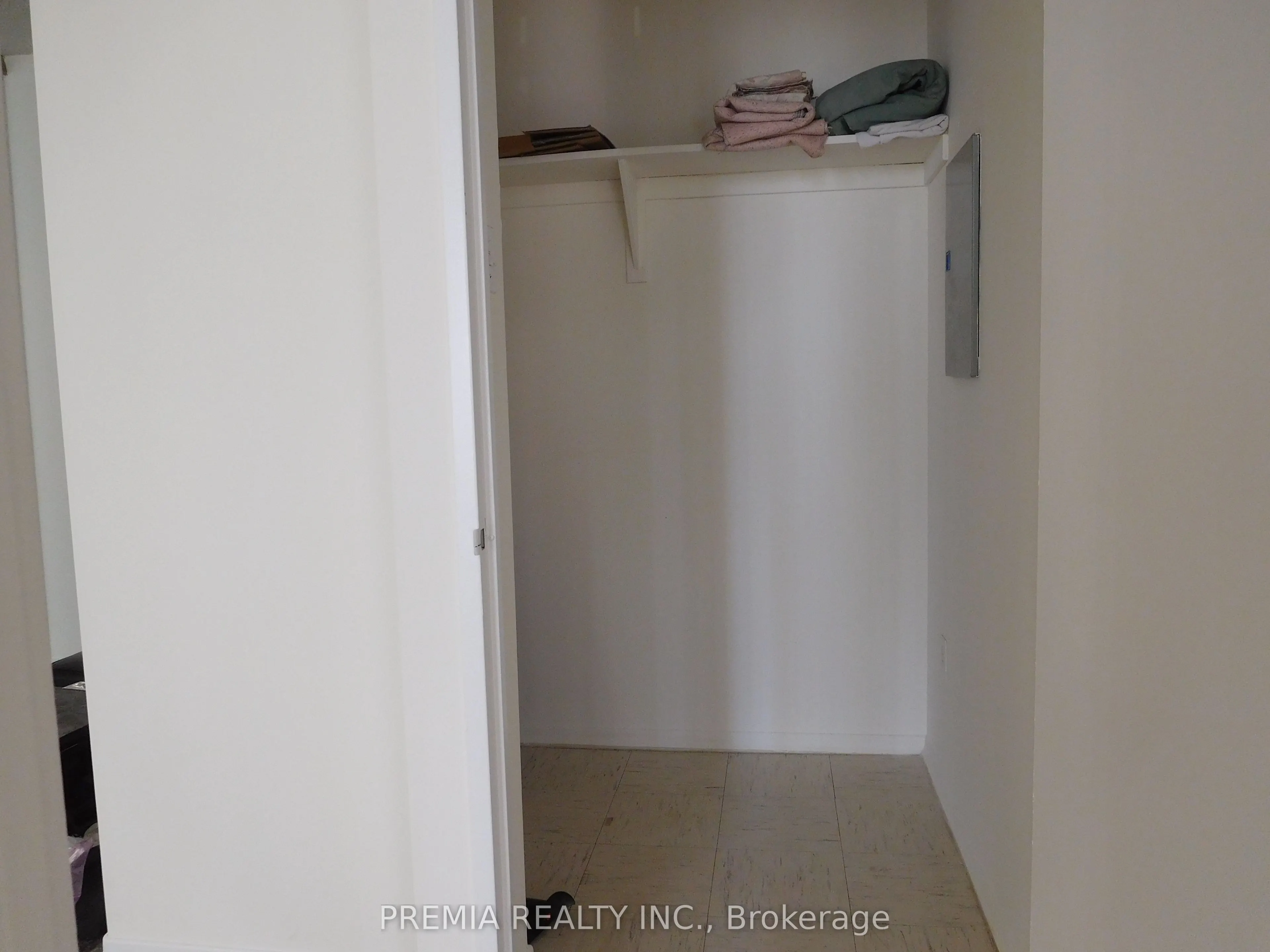 350 Alton Towers Circle, #902