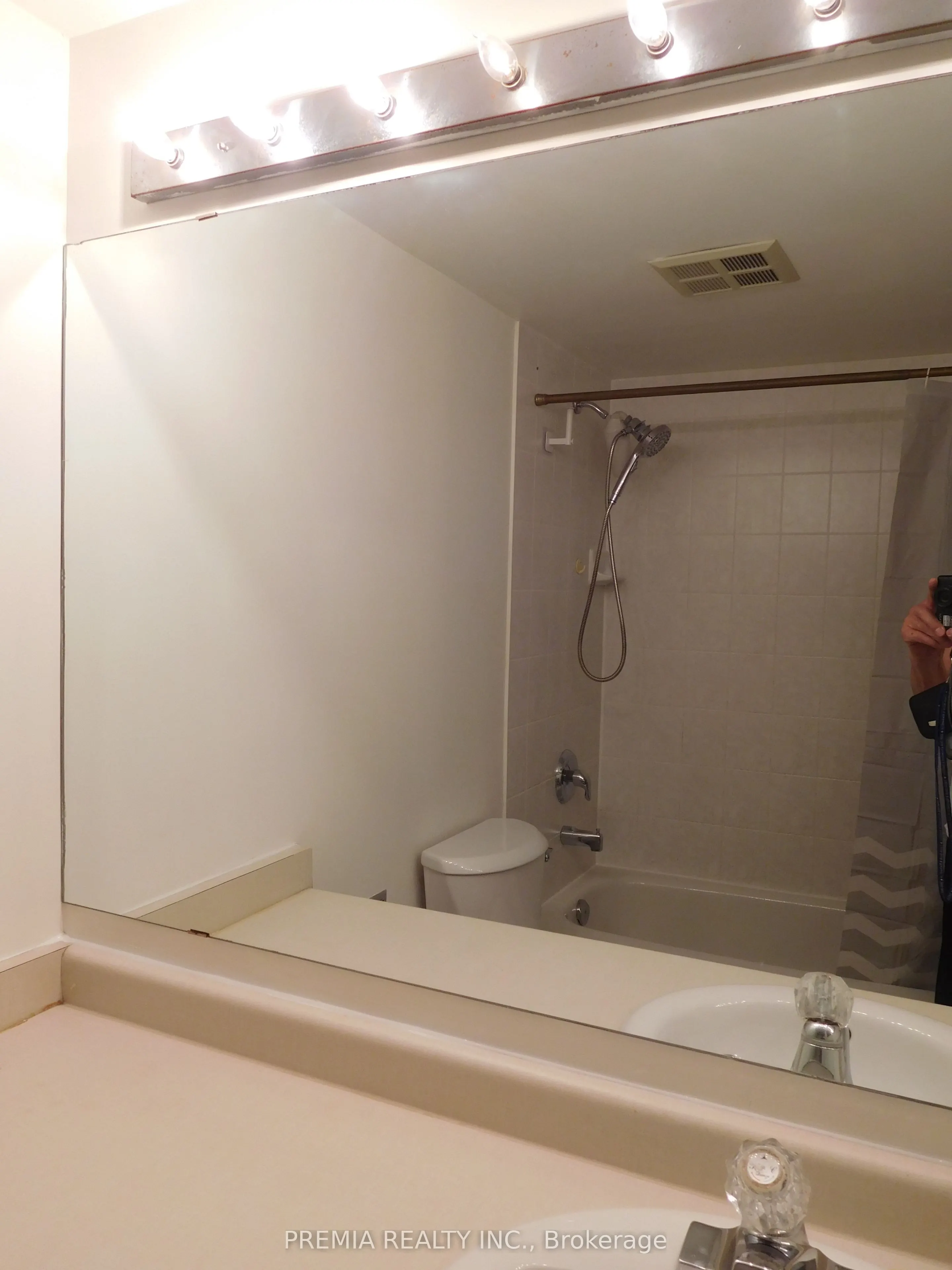 350 Alton Towers Circle, #902