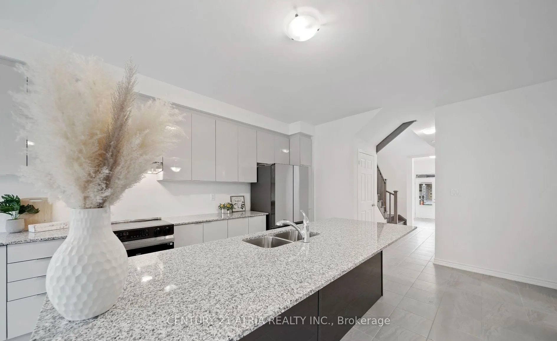 1408 Mockingbird Square