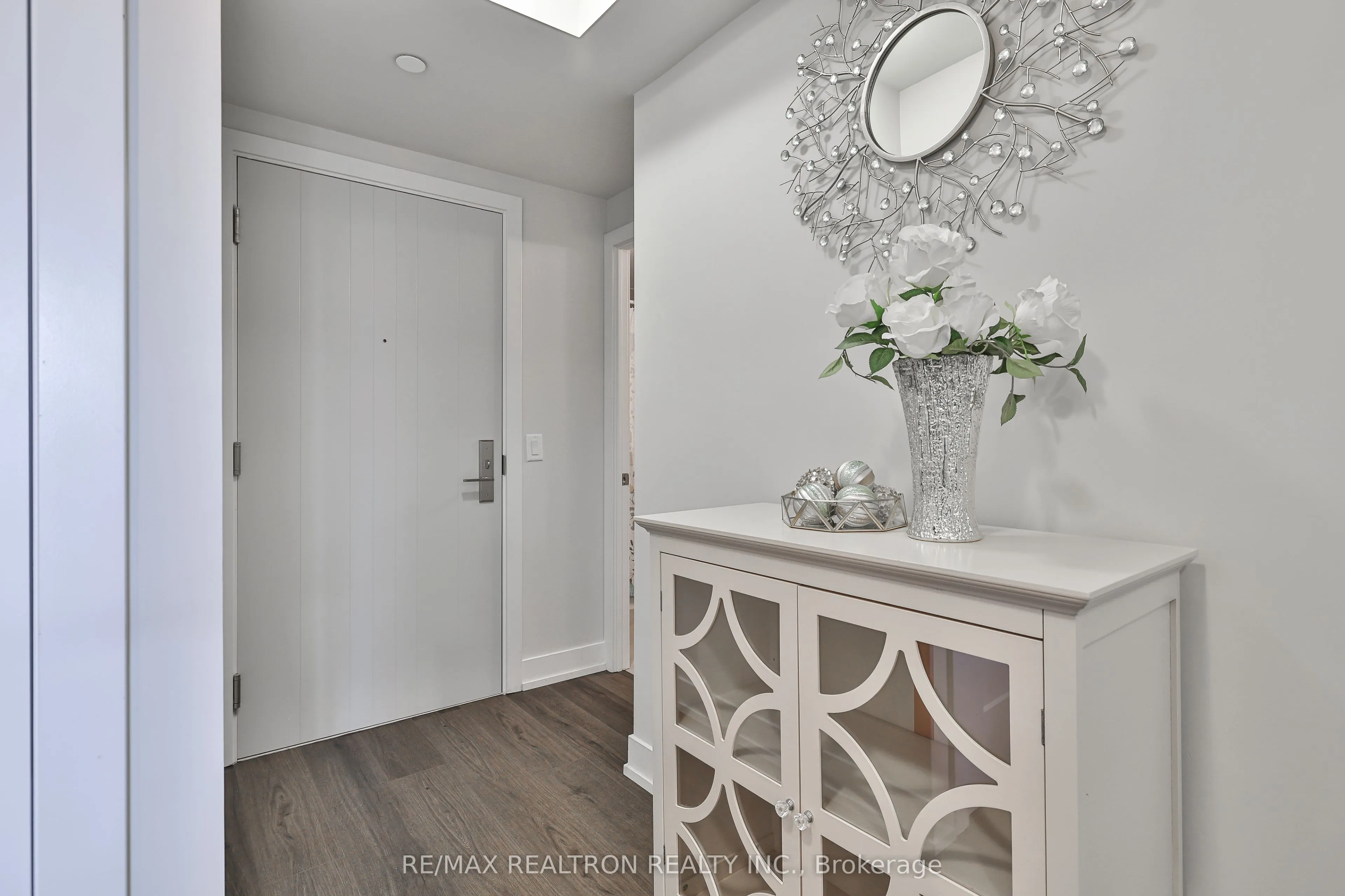 2550 Simcoe Street N, #405