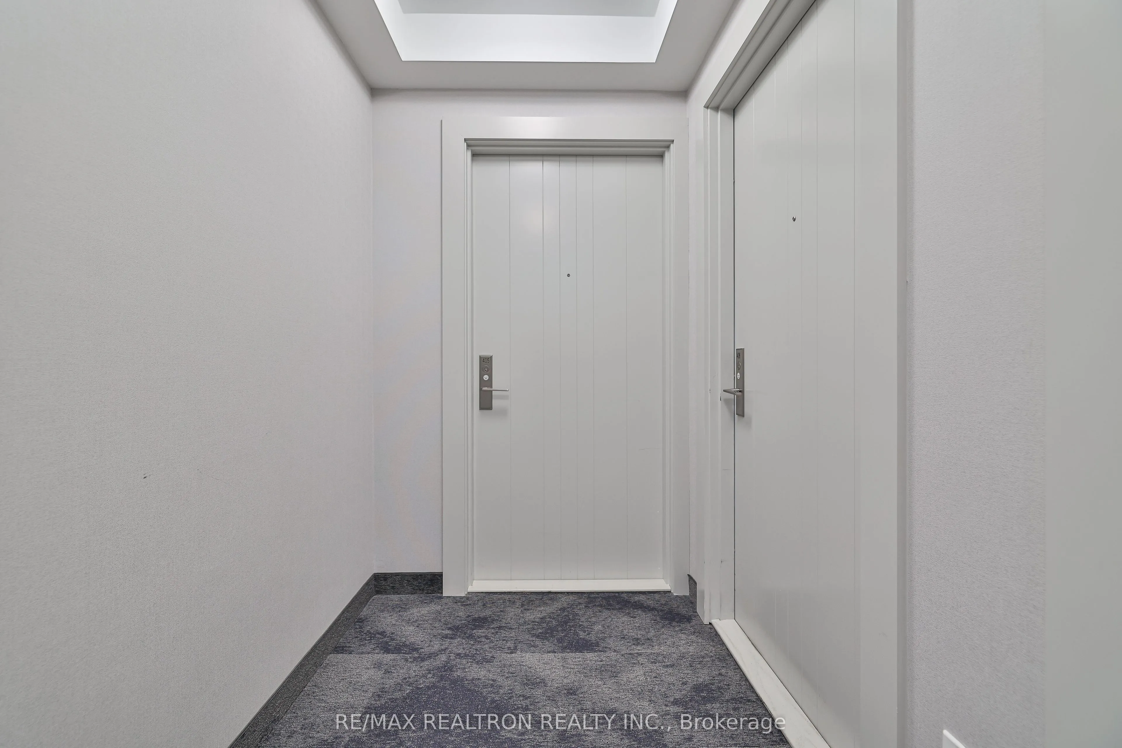 2550 Simcoe Street N, #405