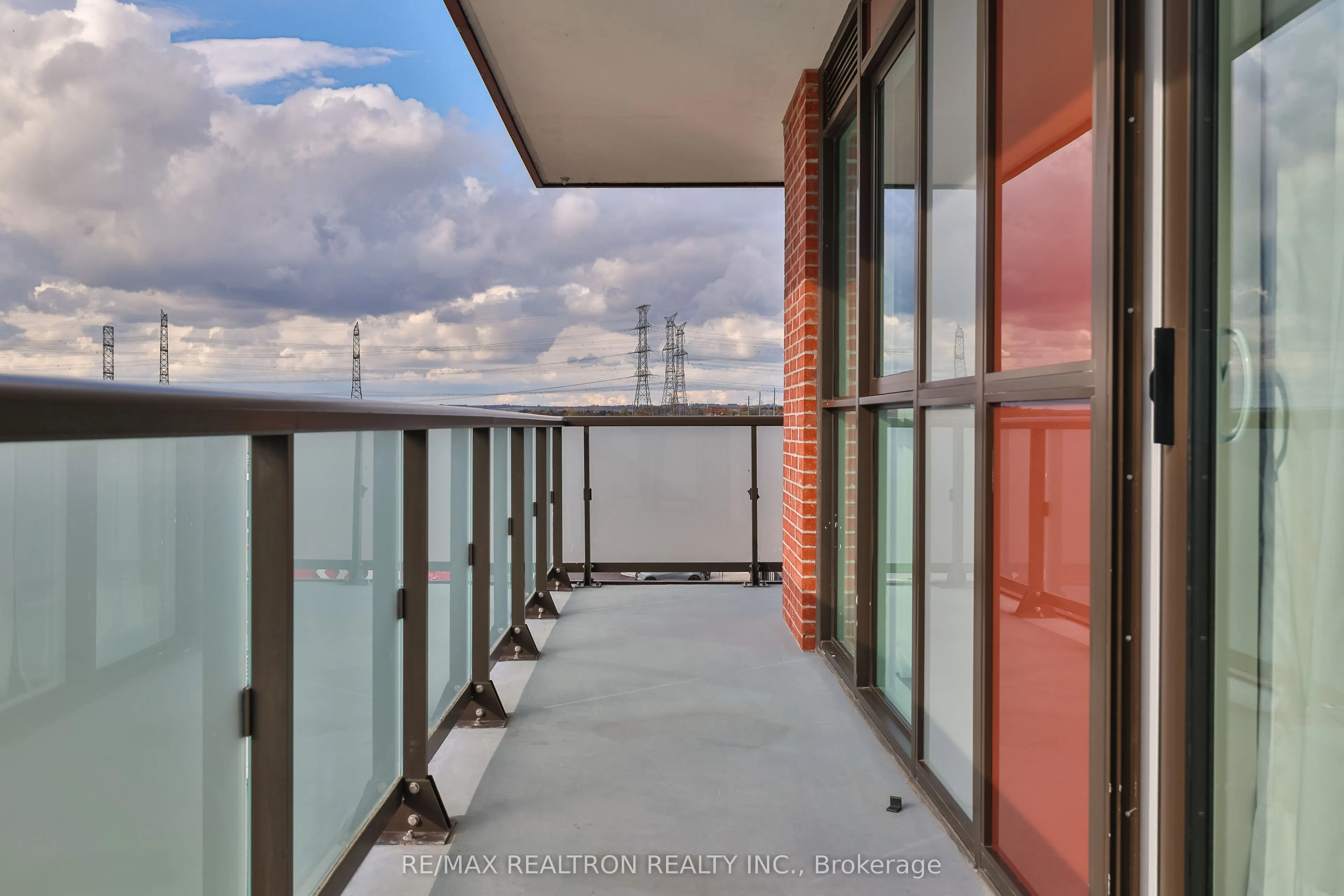 2550 Simcoe Street N, #405