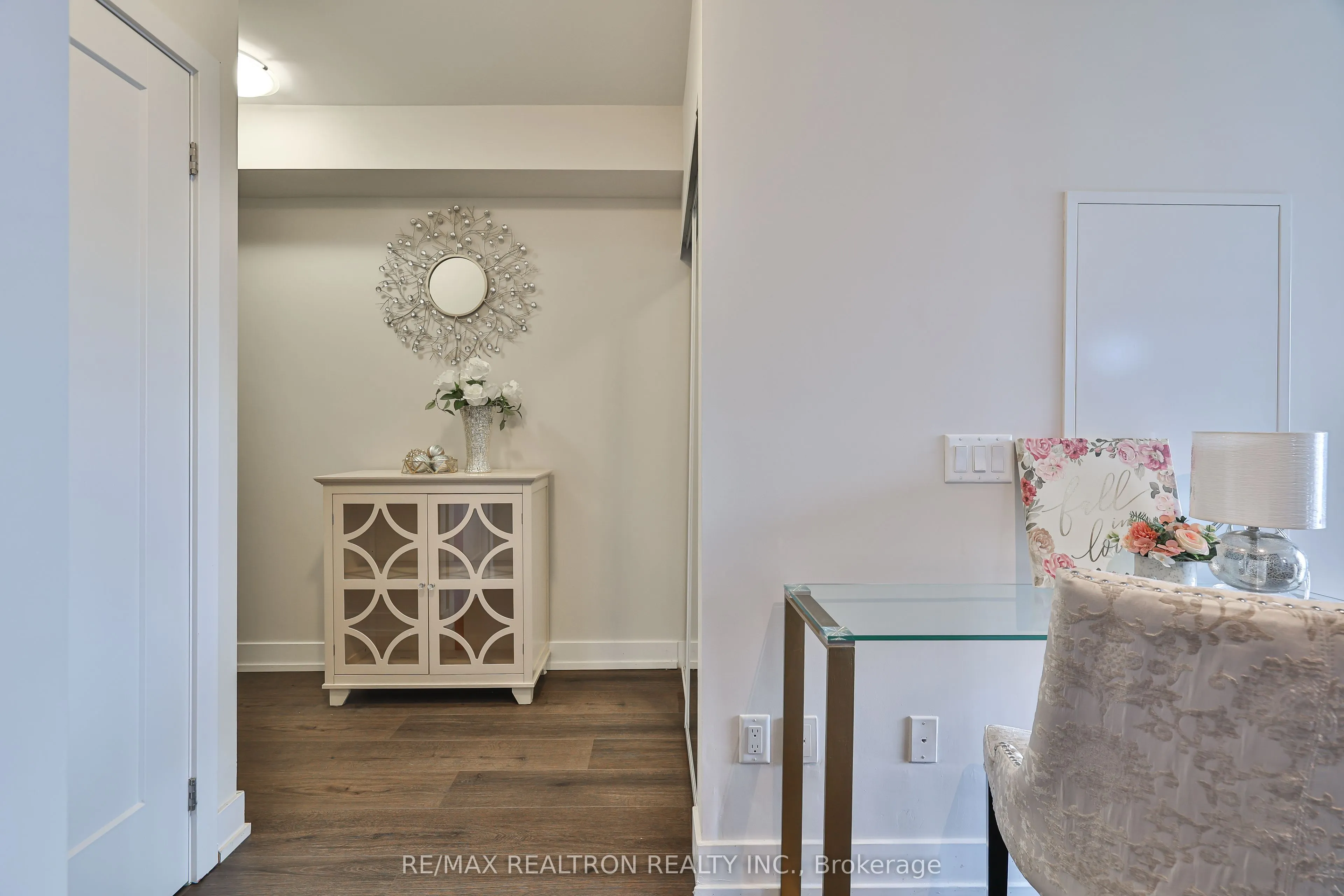 2550 Simcoe Street N, #405