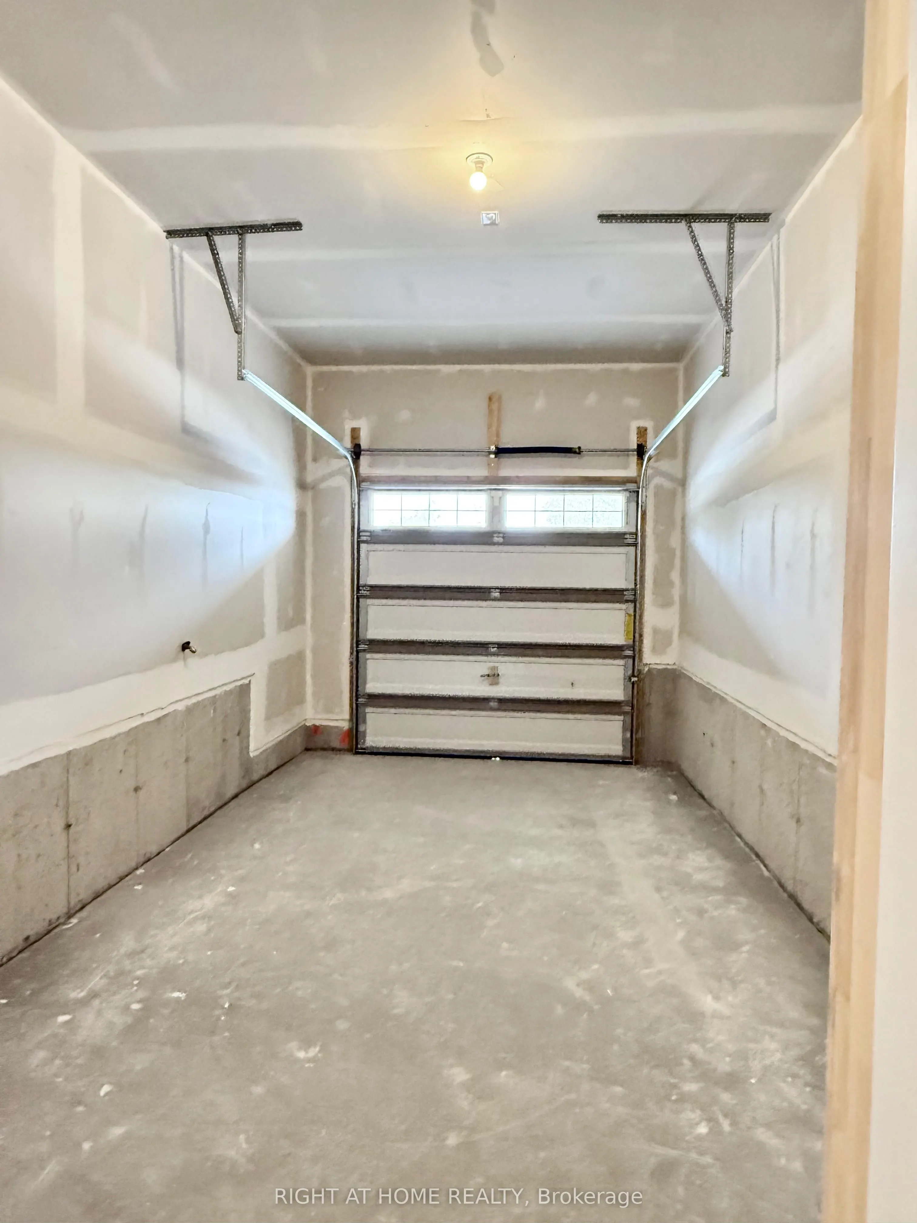 2067 Horace Duncan Crescent