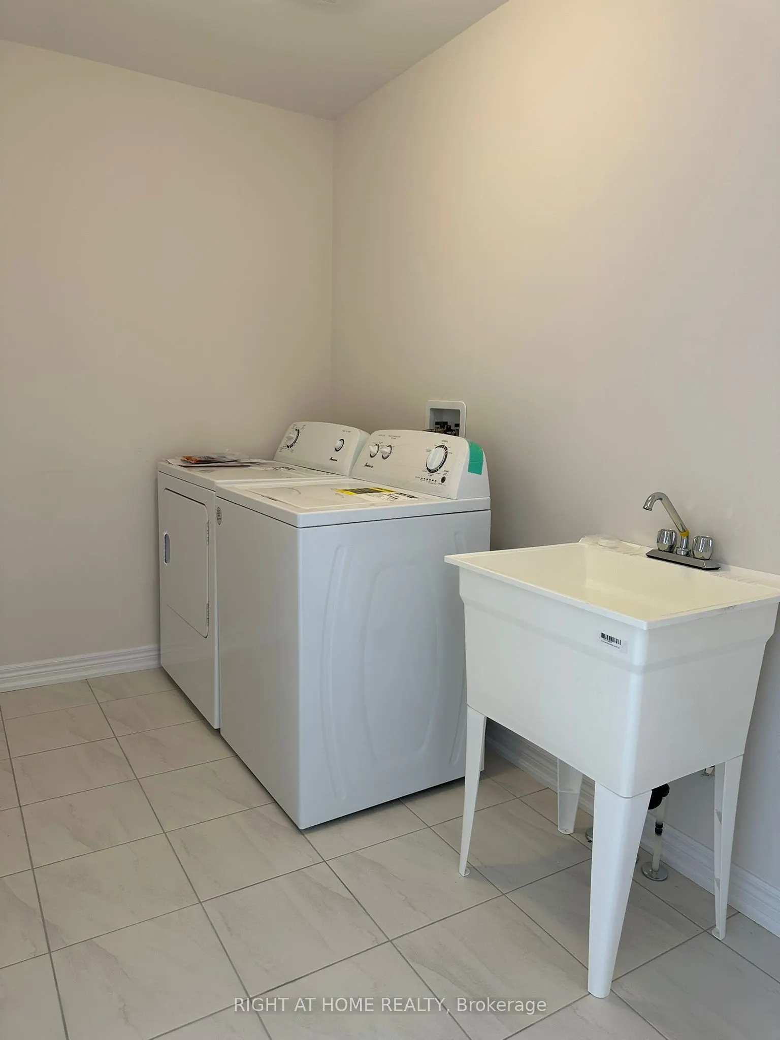 2067 Horace Duncan Crescent