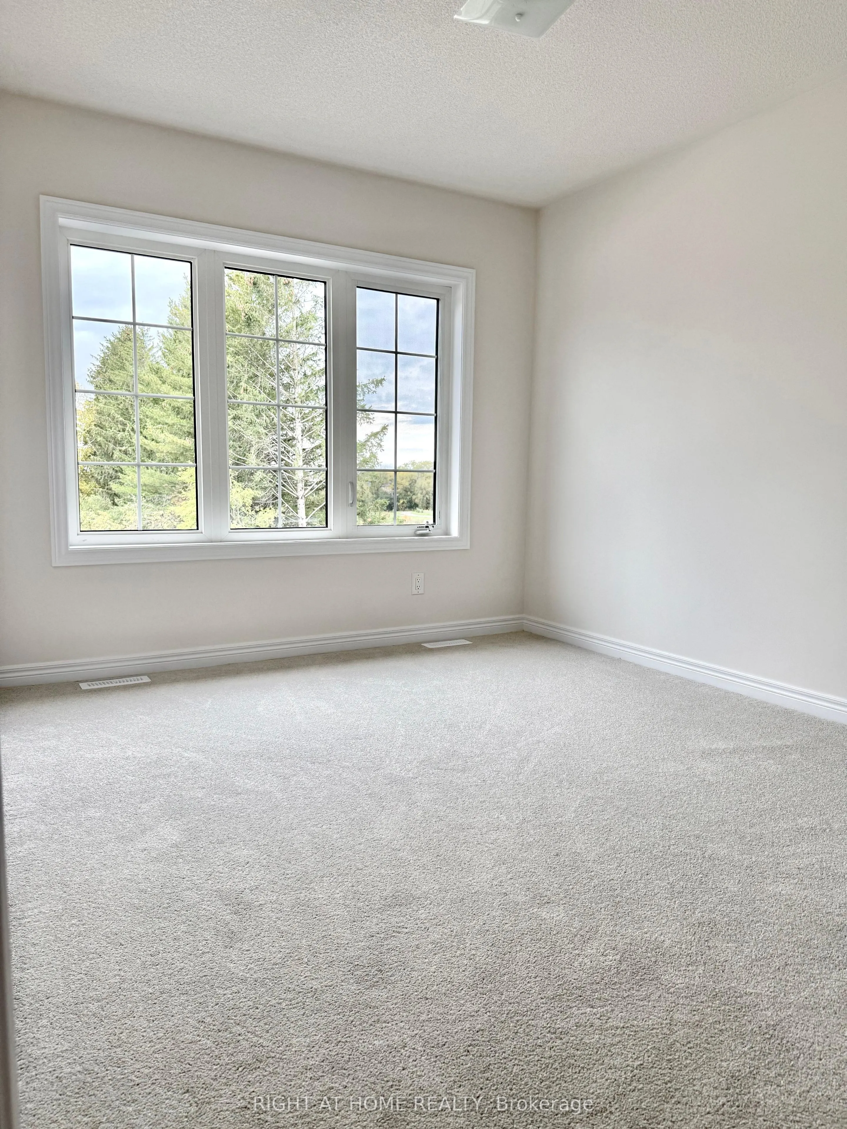 2067 Horace Duncan Crescent