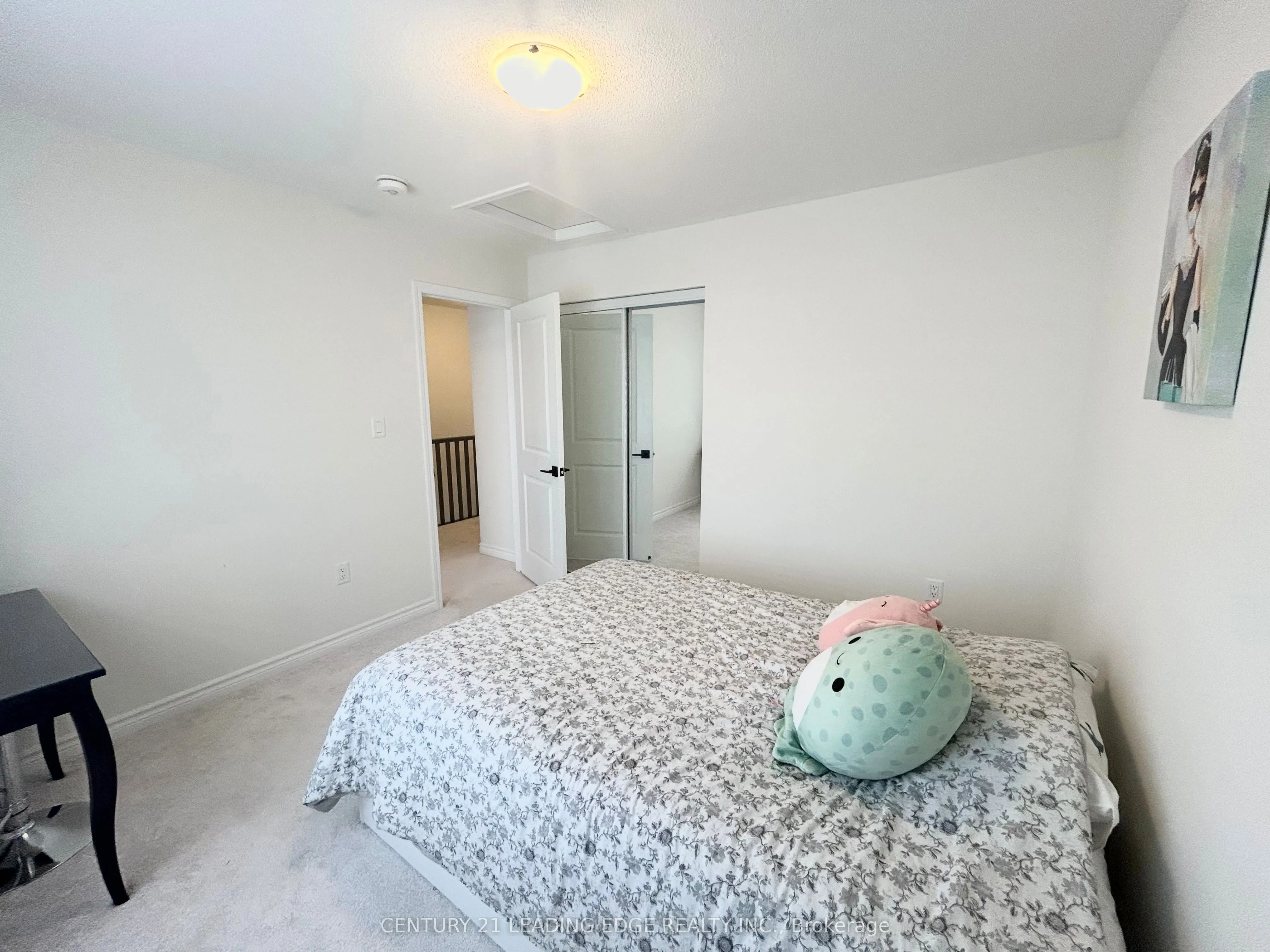 3378 Swordbill Street