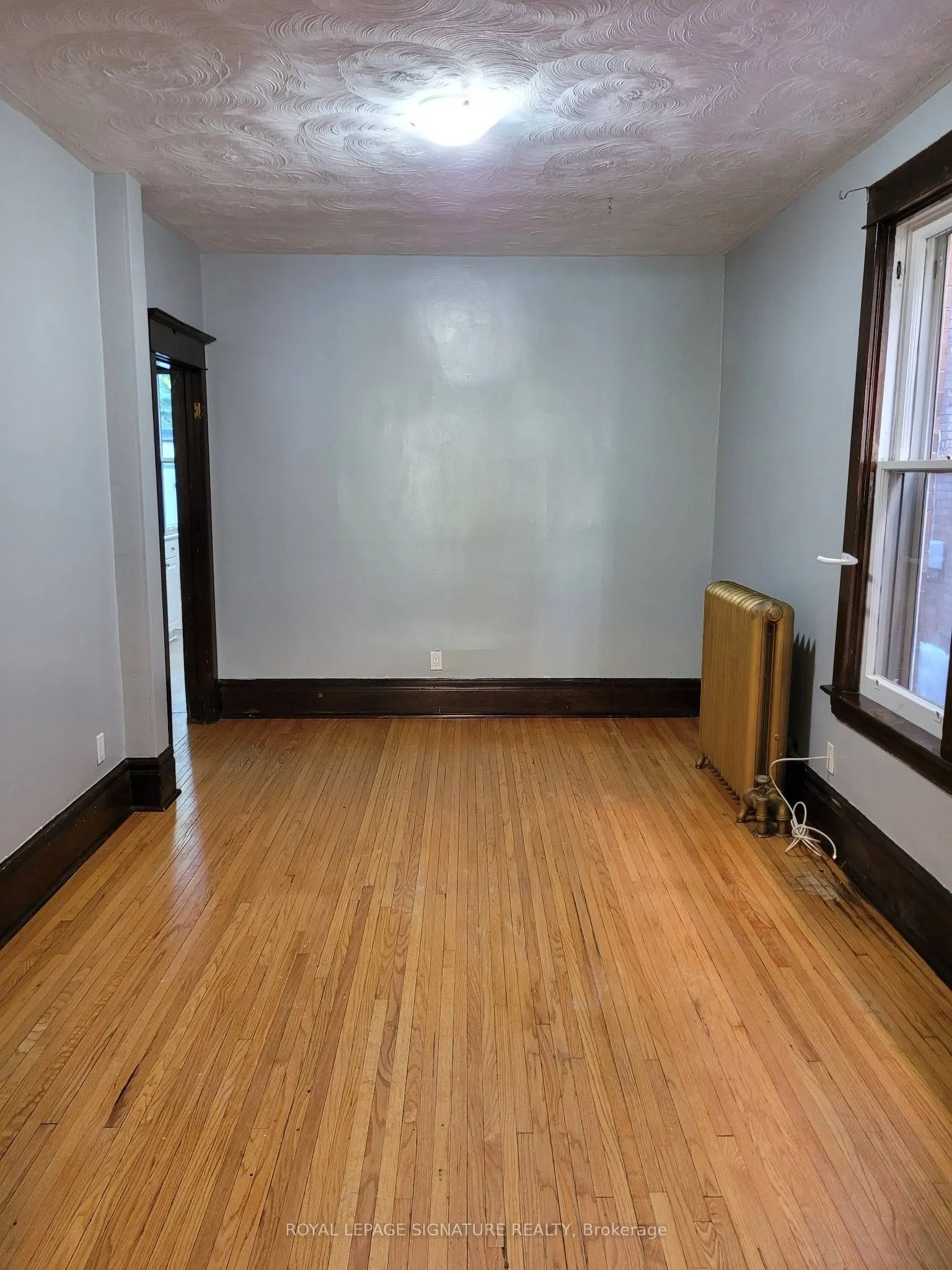 20 Scarborough Road, #Main Floor