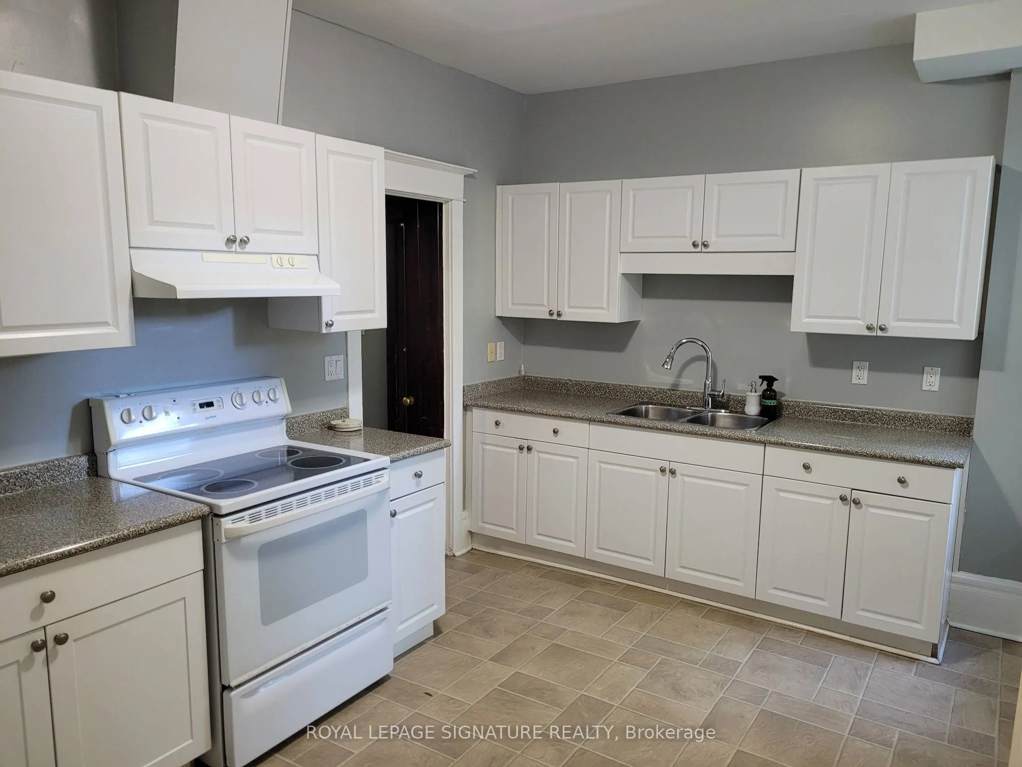 20 Scarborough Road, #Main Floor