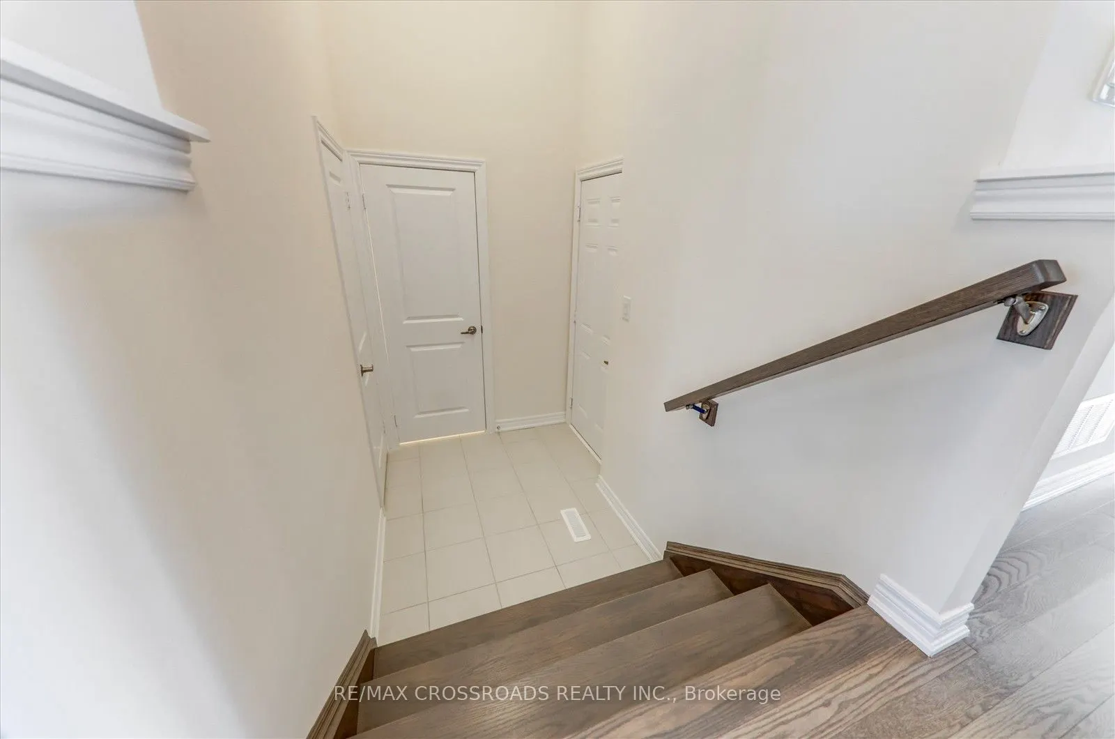 2077 Horace Duncan Crescent