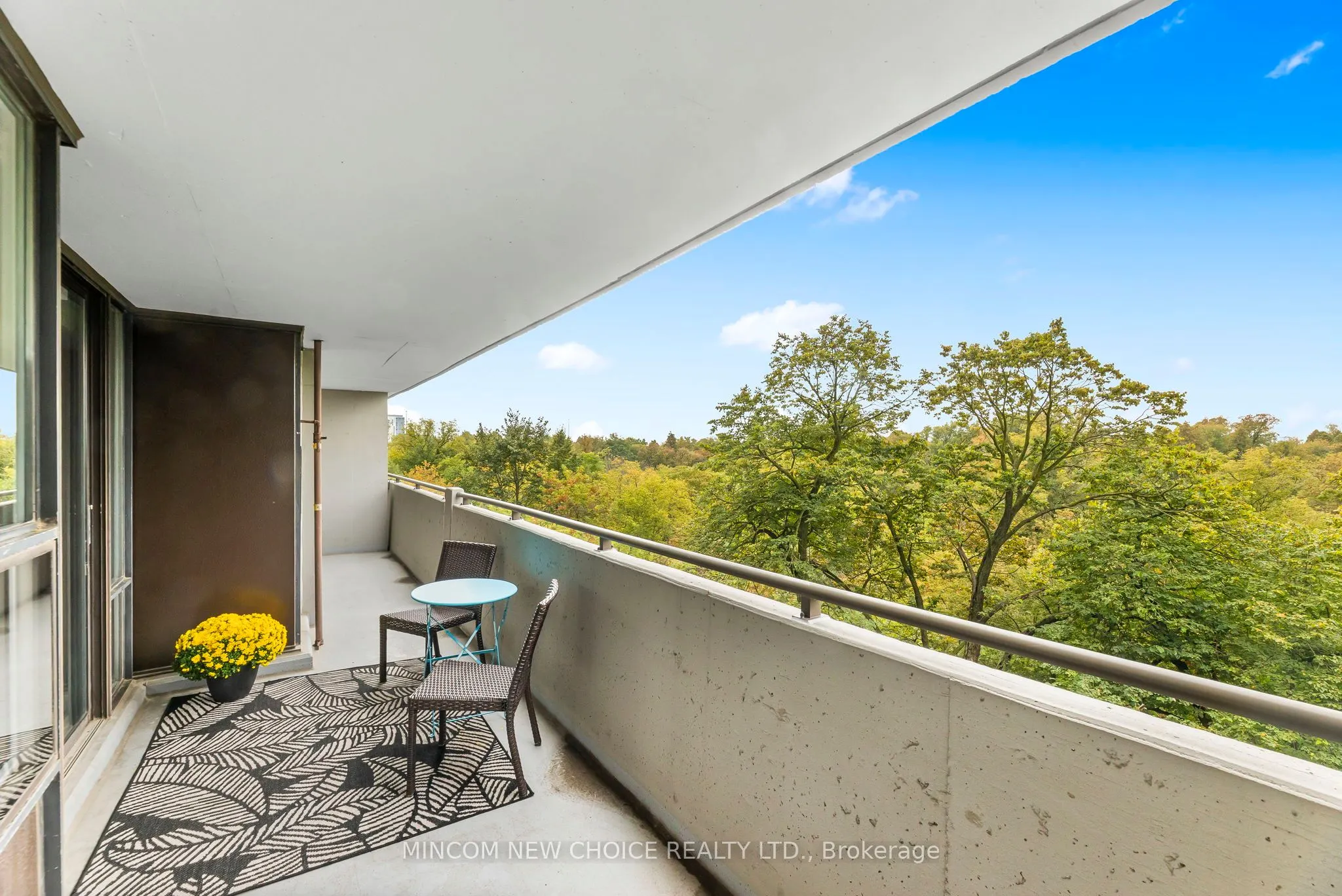 92 Church Street S, #411