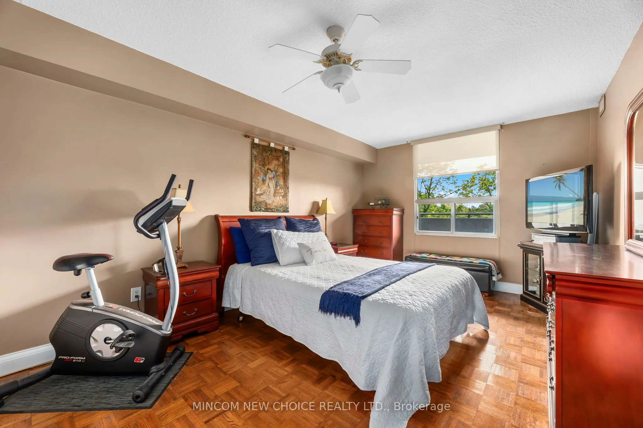 92 Church Street S, #411