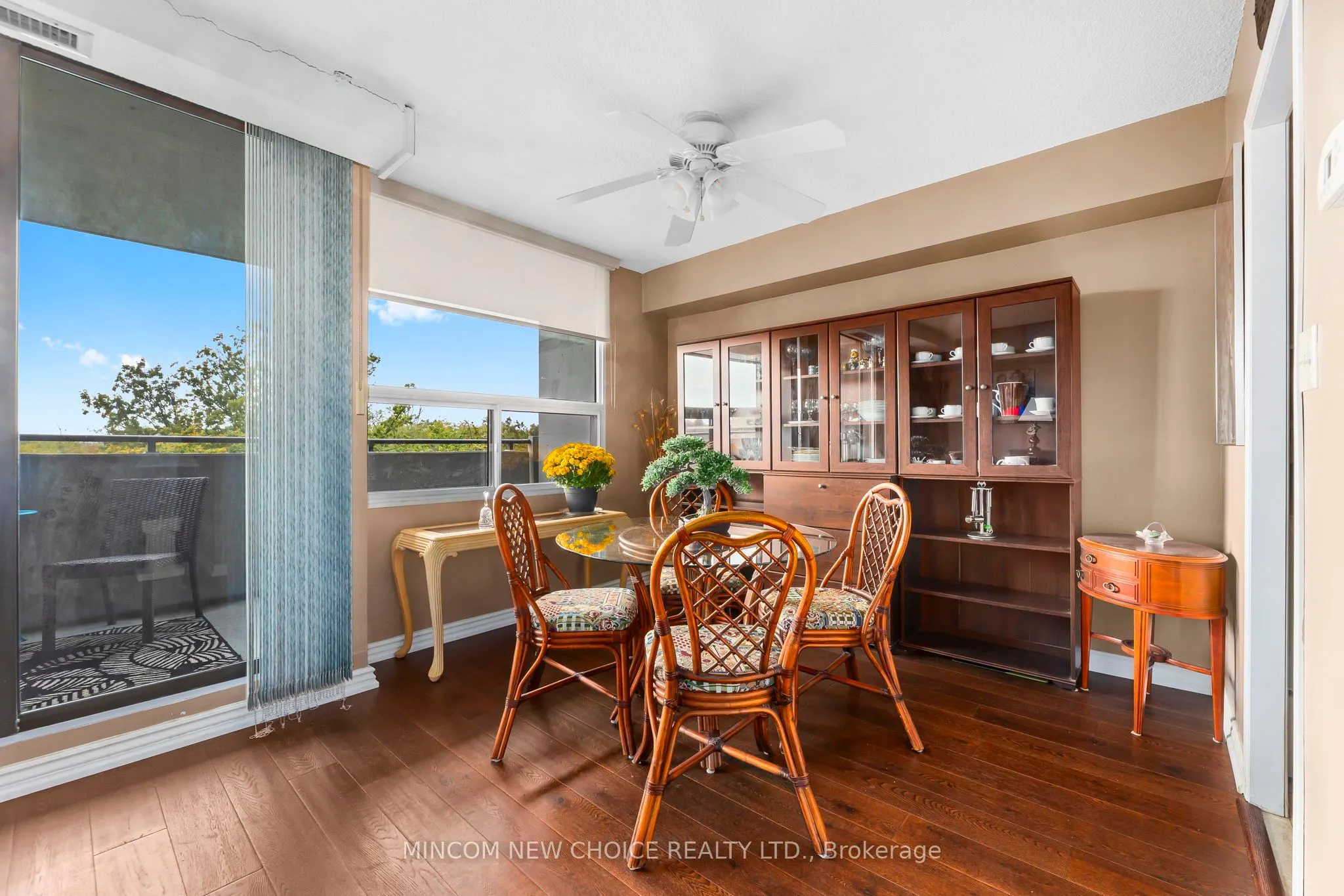 92 Church Street S, #411