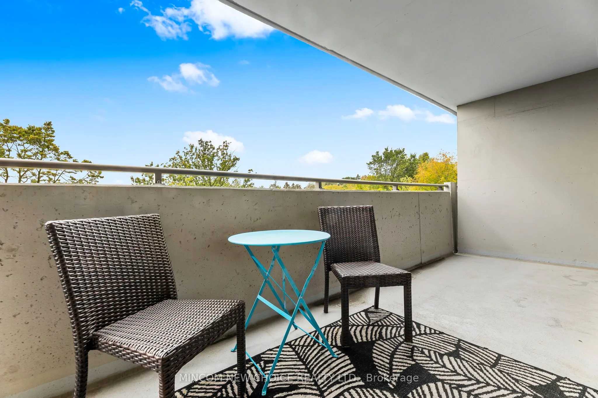 92 Church Street S, #411