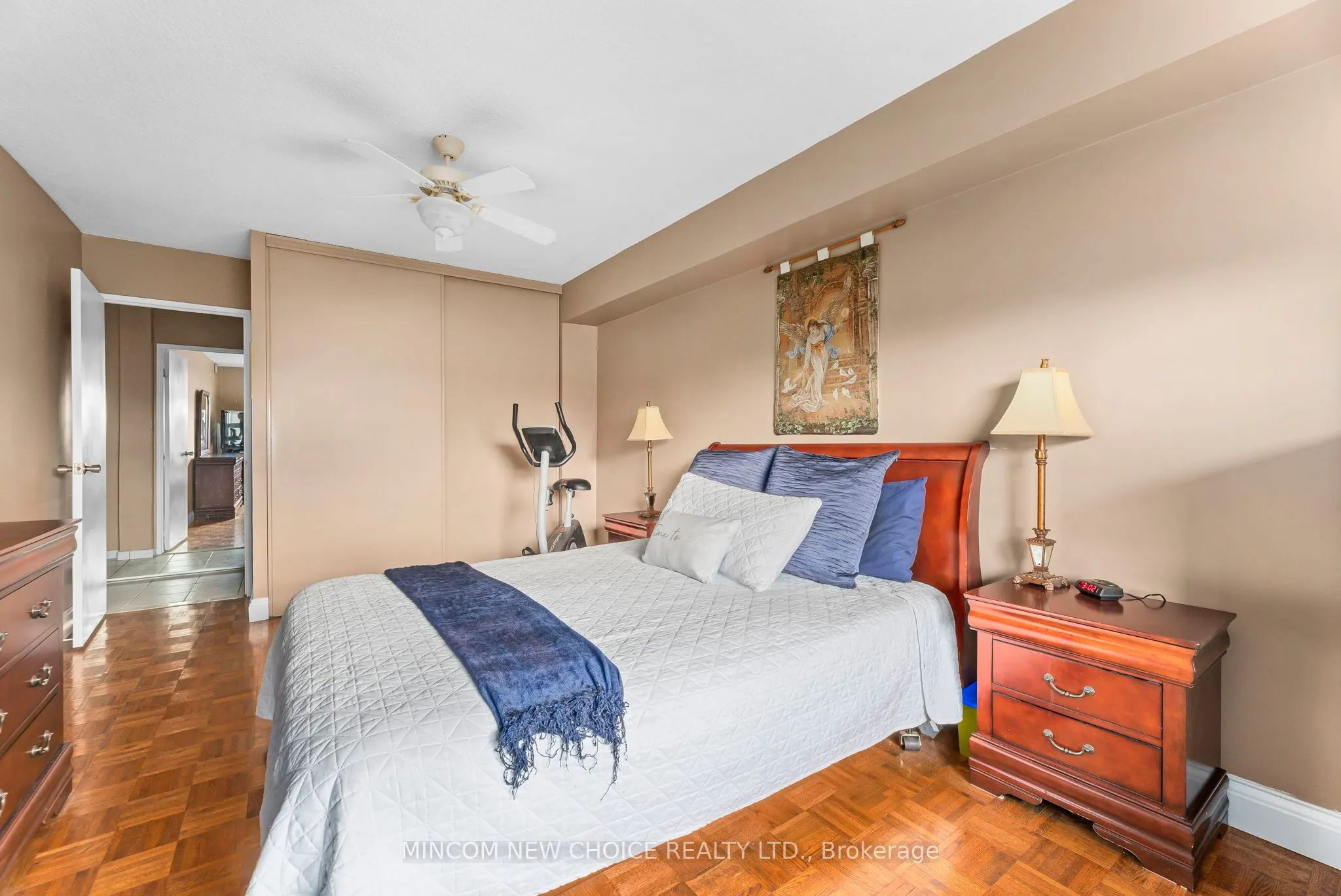 92 Church Street S, #411