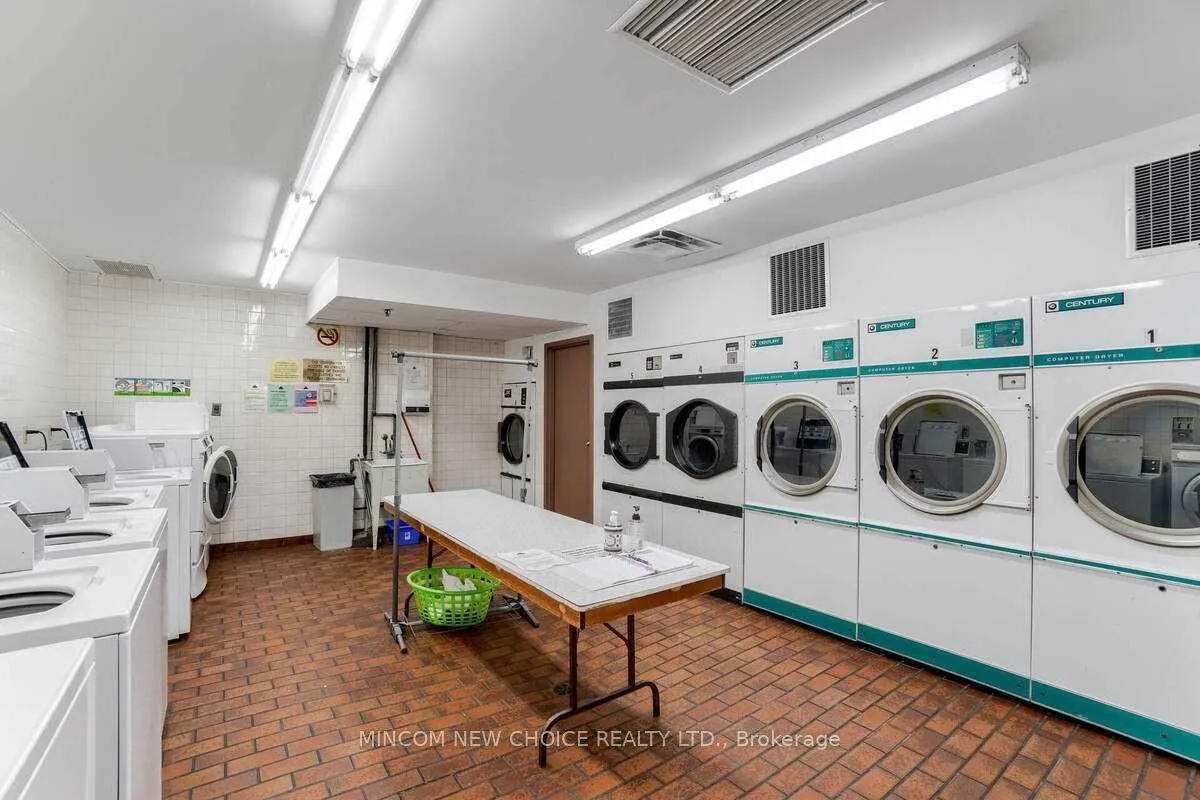 92 Church Street S, #411