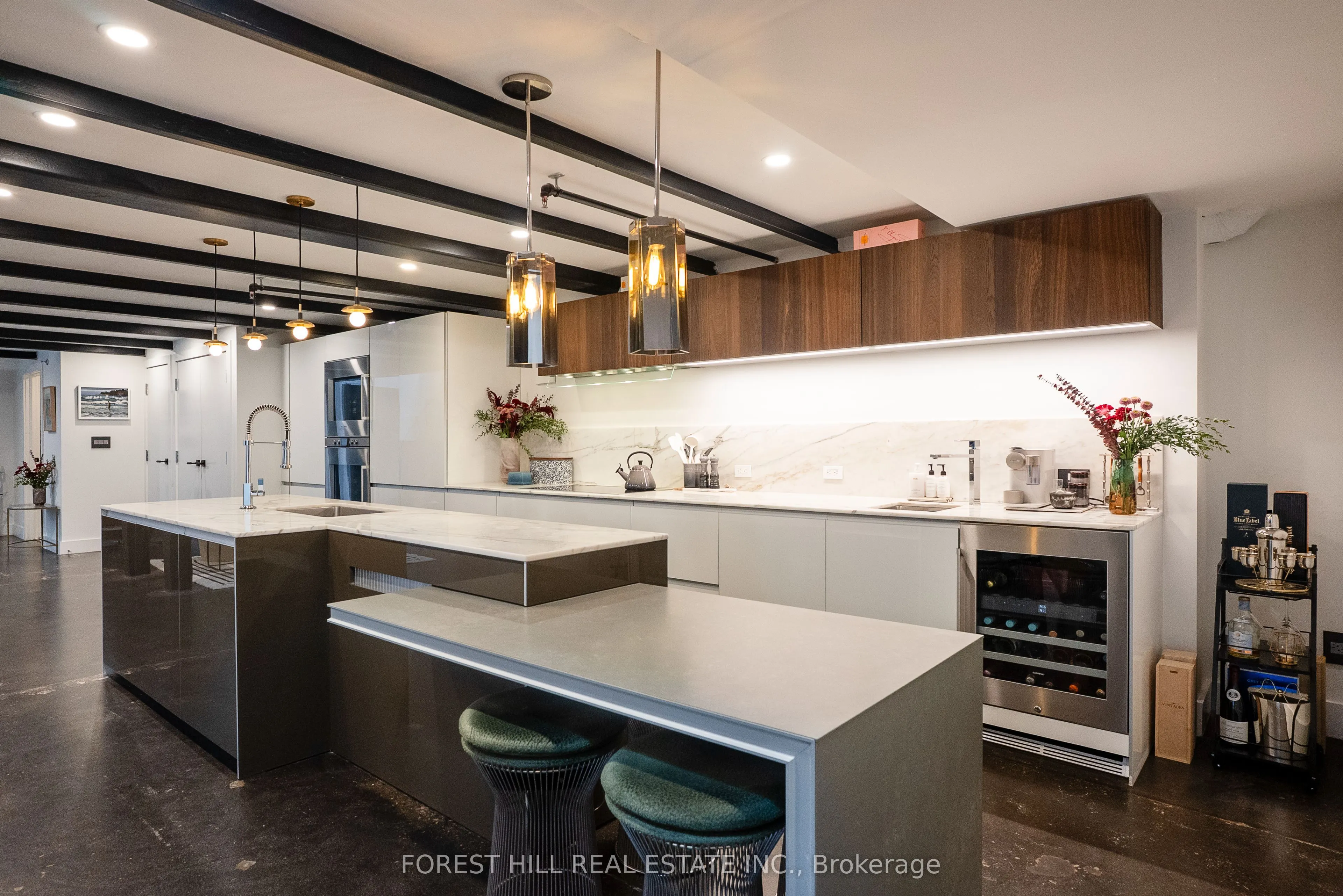 326 Carlaw Avenue, #123