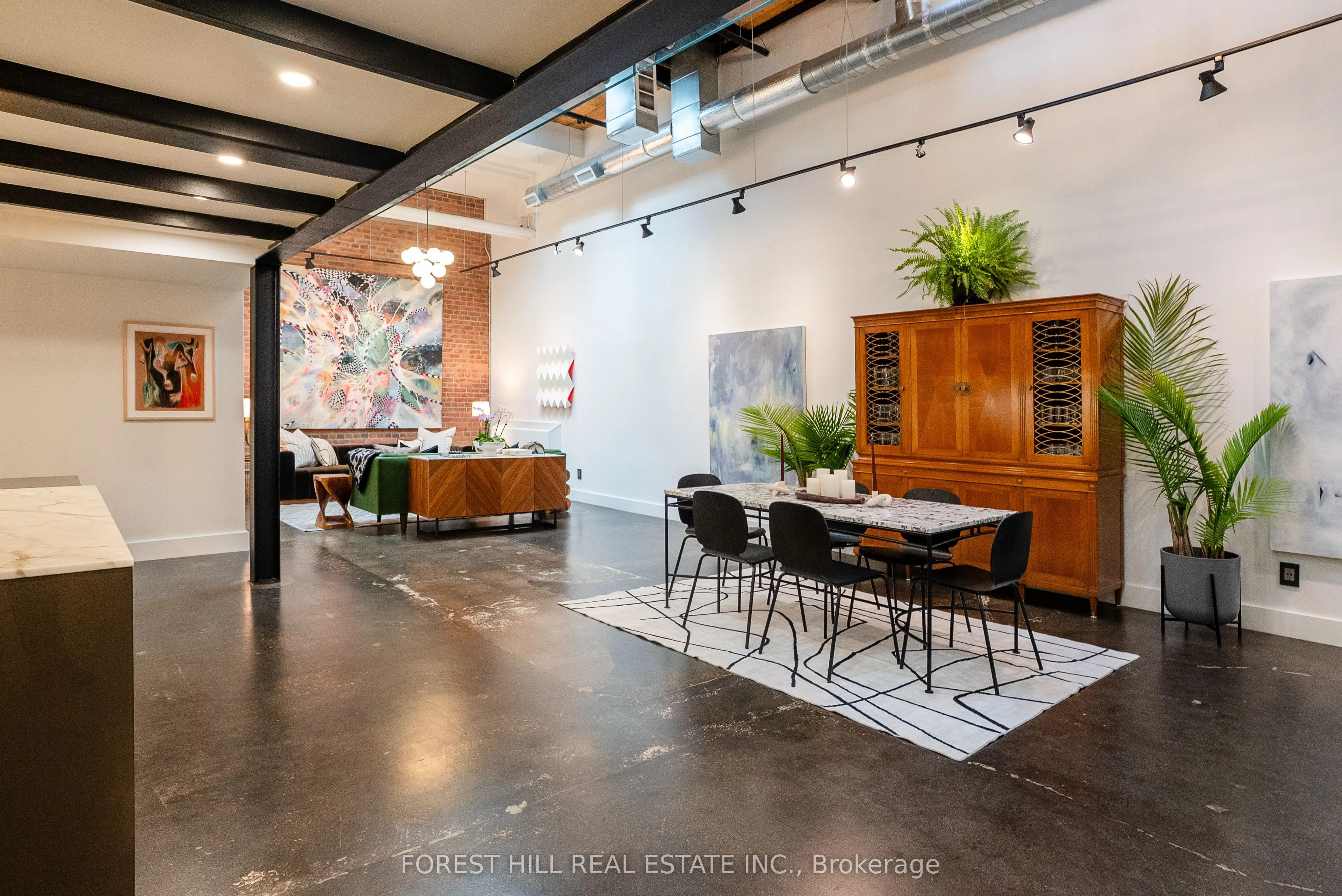 326 Carlaw Avenue, #123