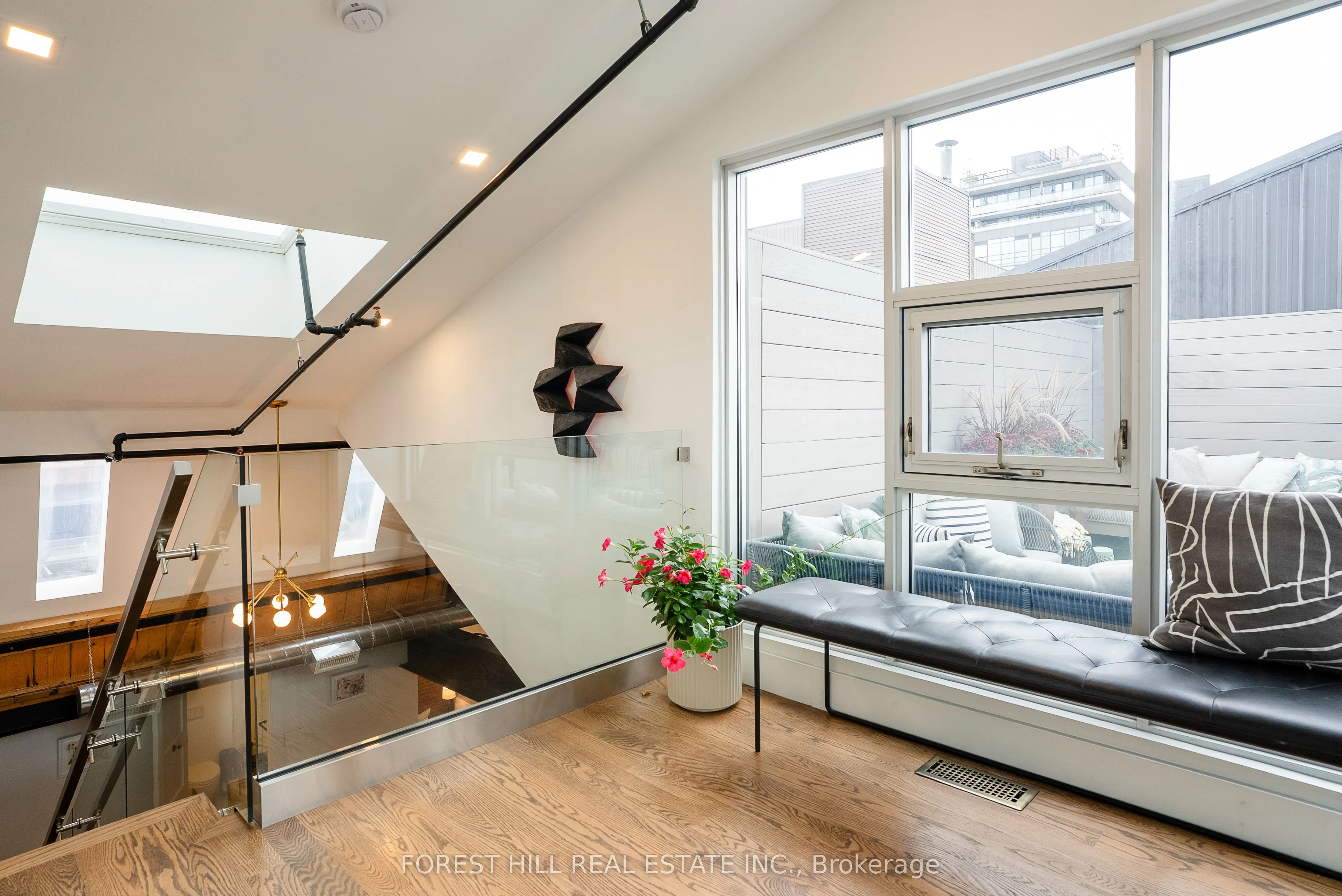 326 Carlaw Avenue, #123