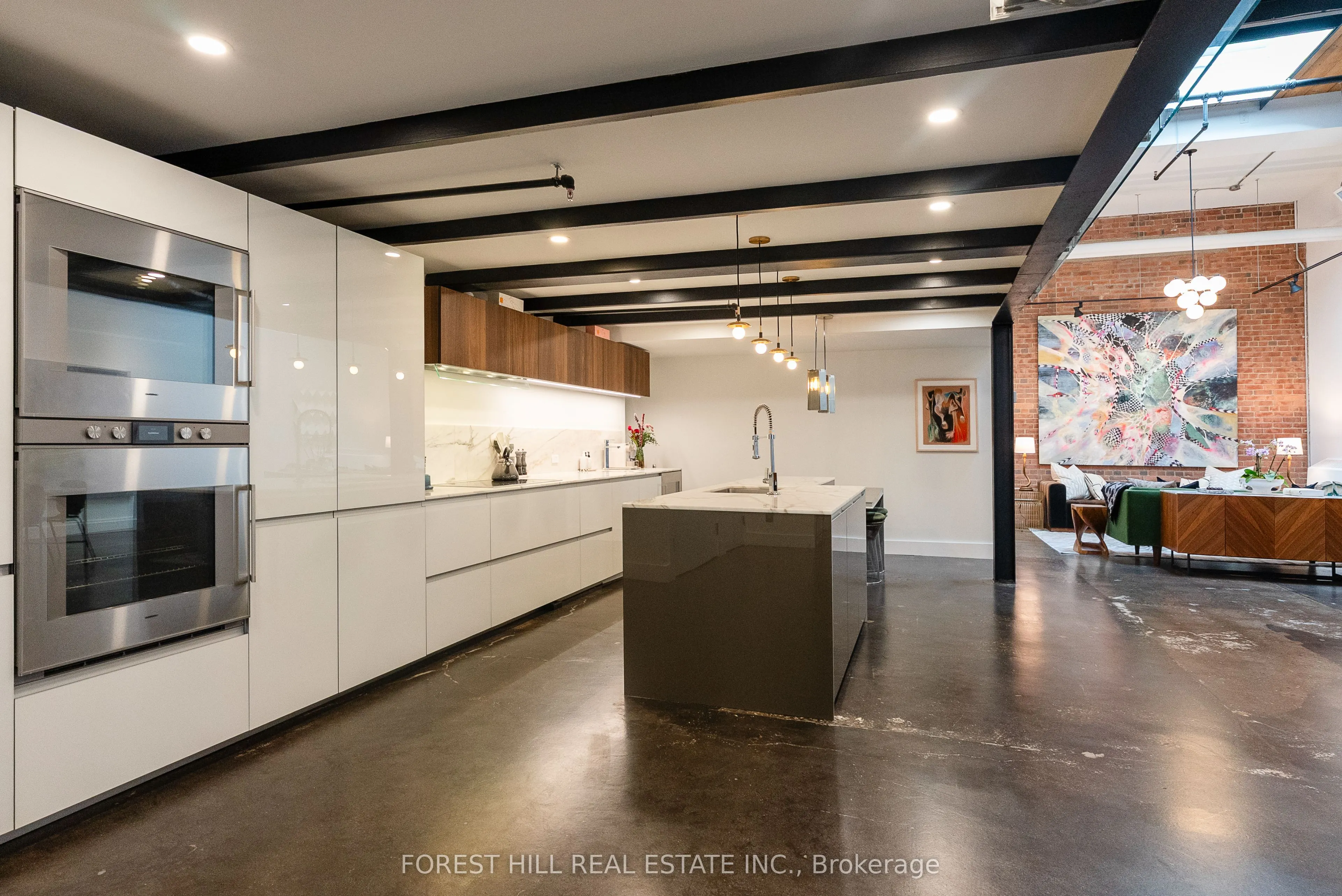 326 Carlaw Avenue, #123