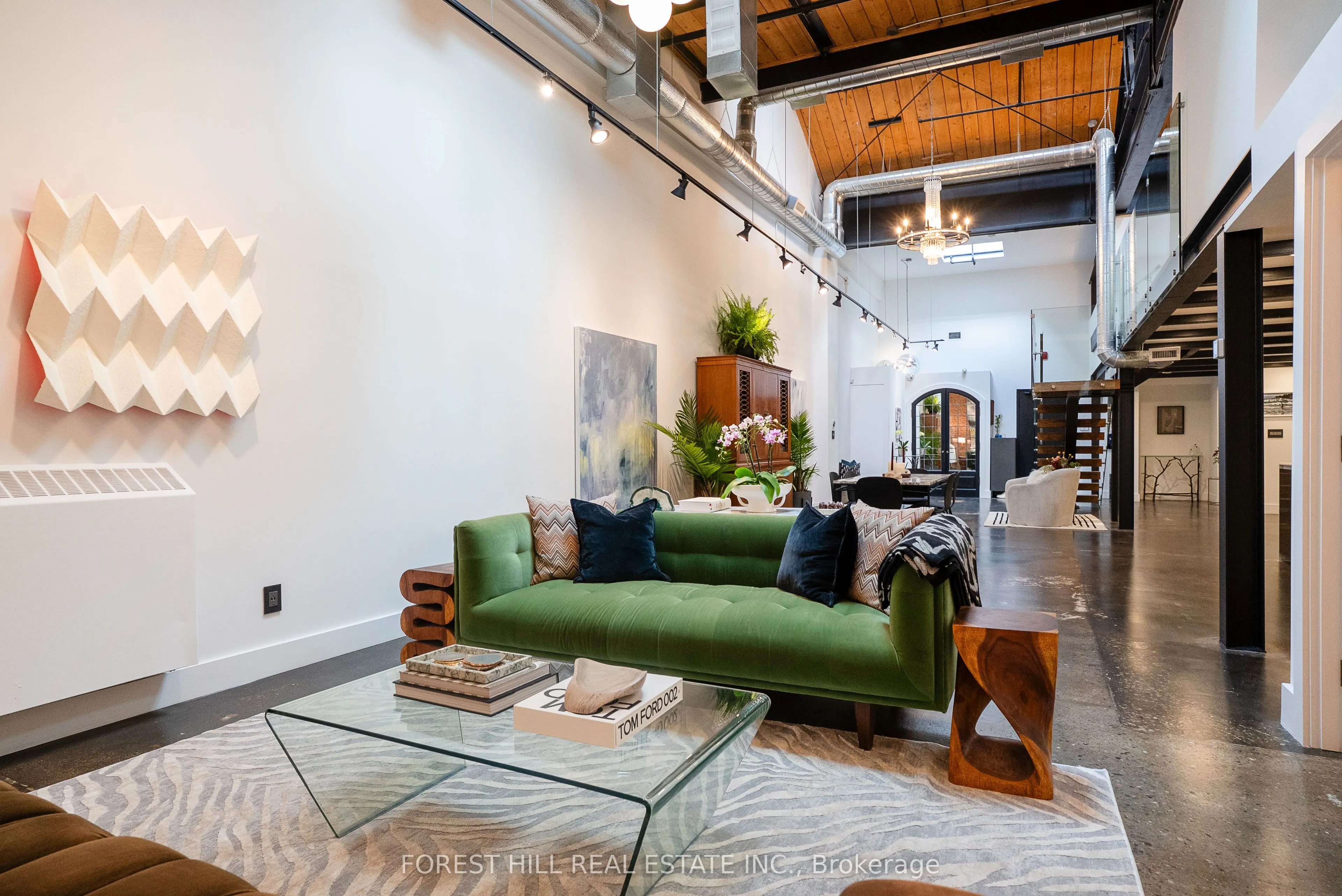 326 Carlaw Avenue, #123