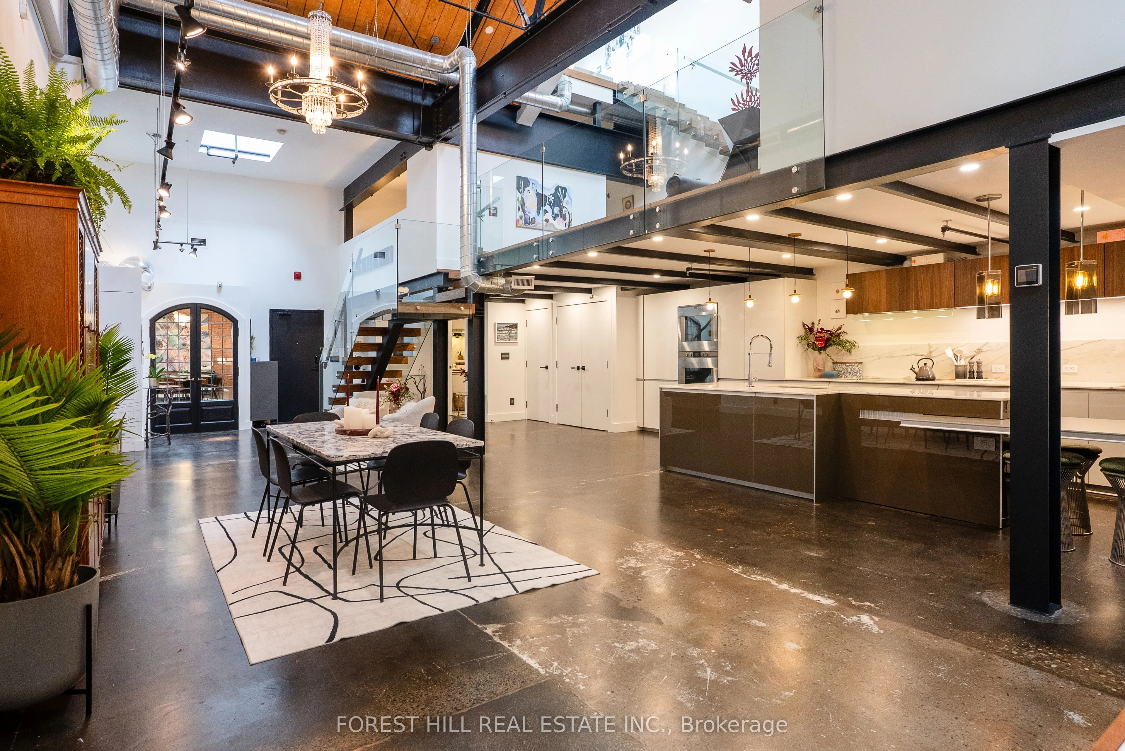 326 Carlaw Avenue, #123