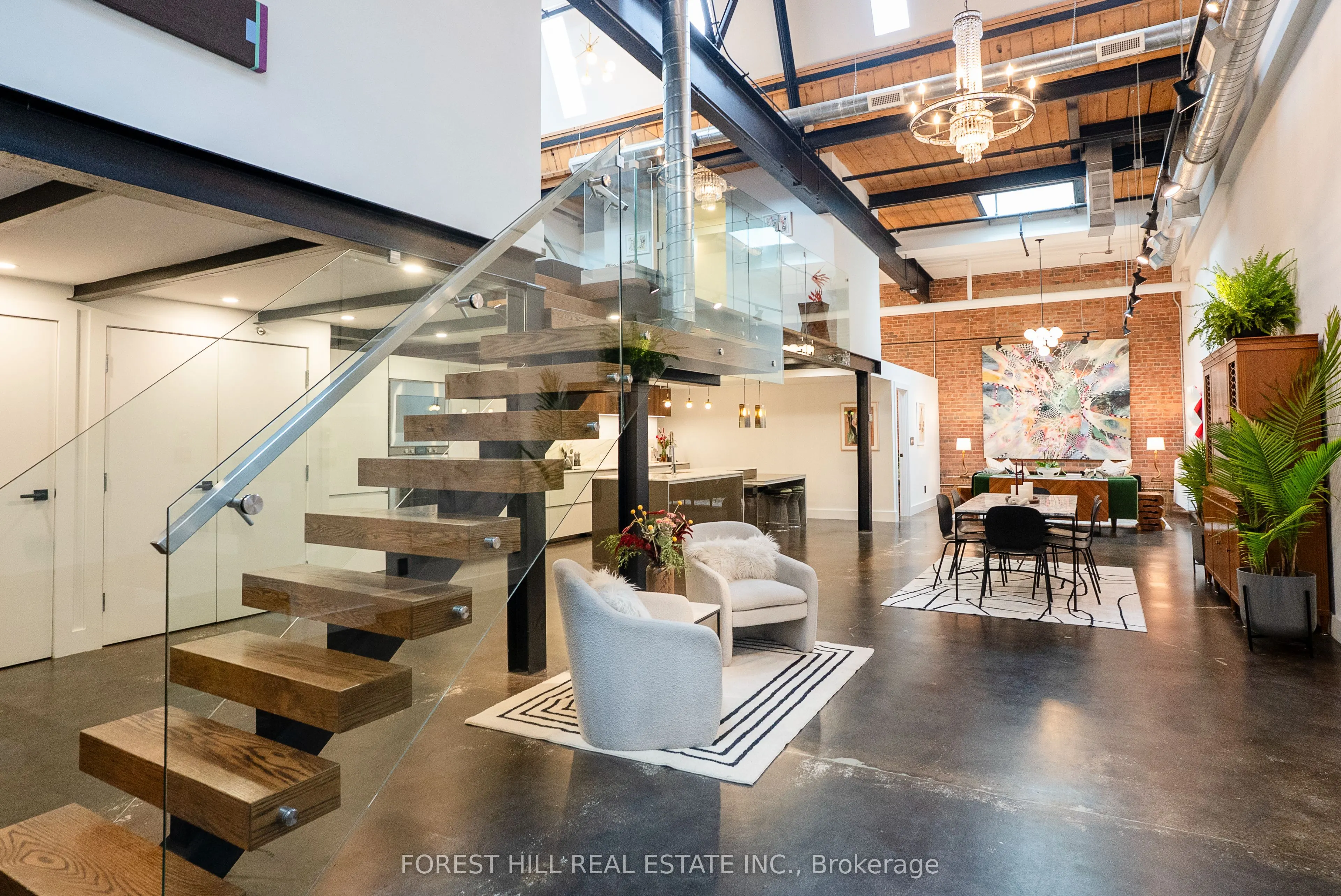 326 Carlaw Avenue, #123