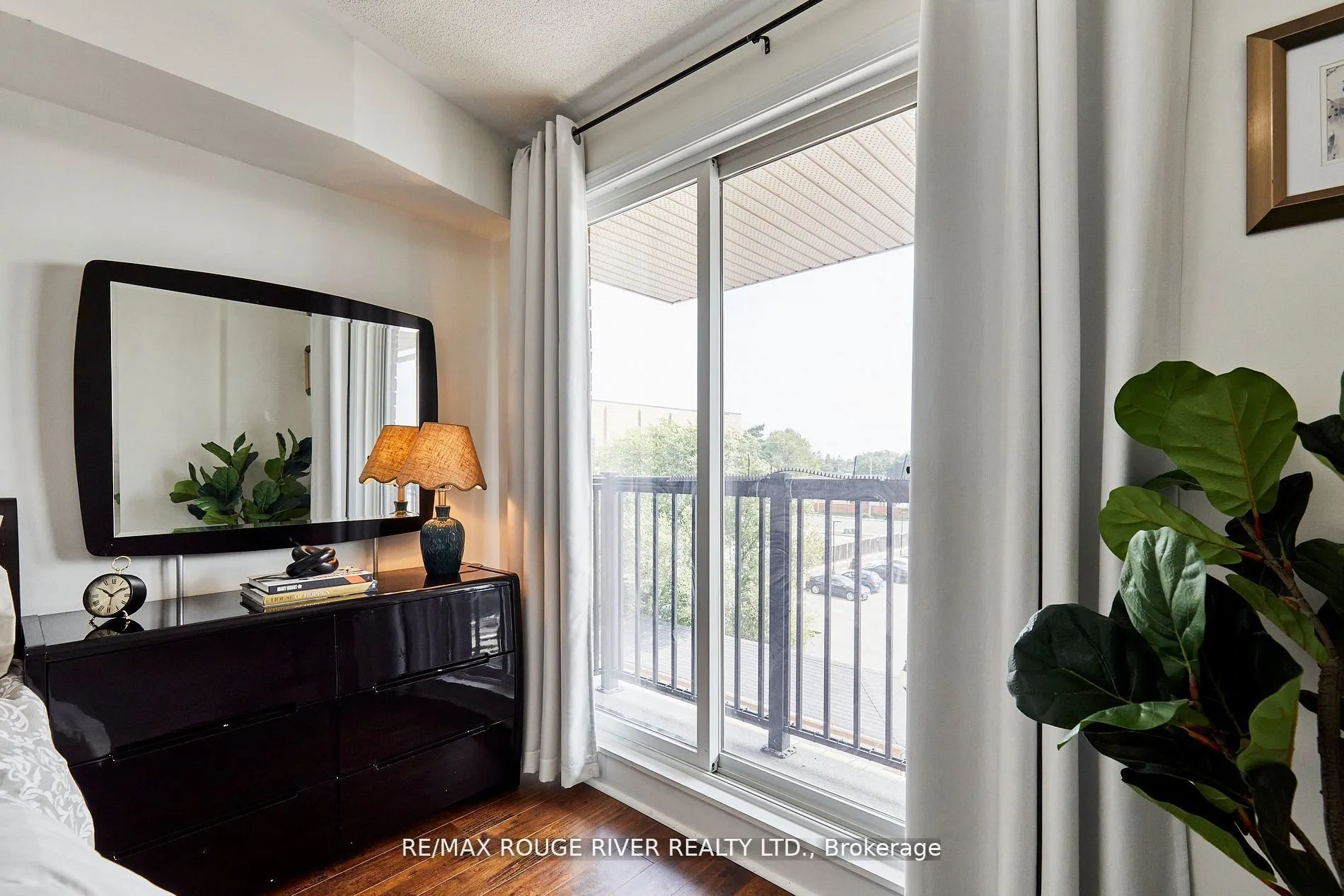 25 Strangford Lane, #312