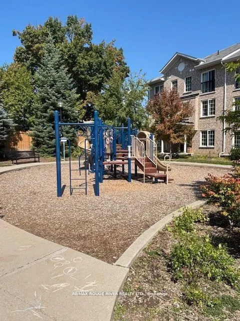 25 Strangford Lane, #312