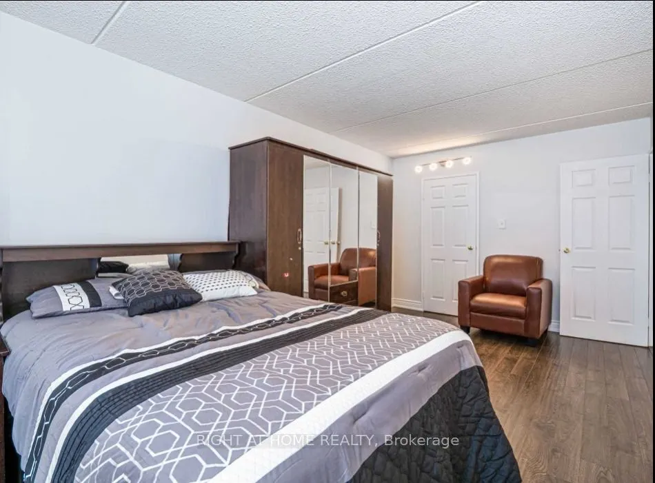 2 Glamorgan Avenue, #1104