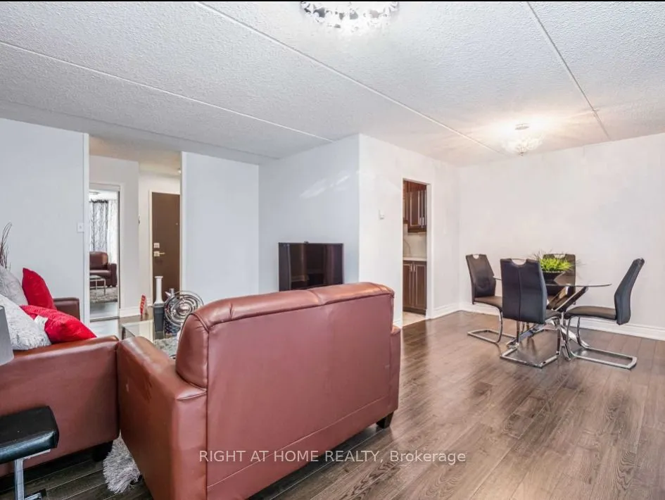 2 Glamorgan Avenue, #1104