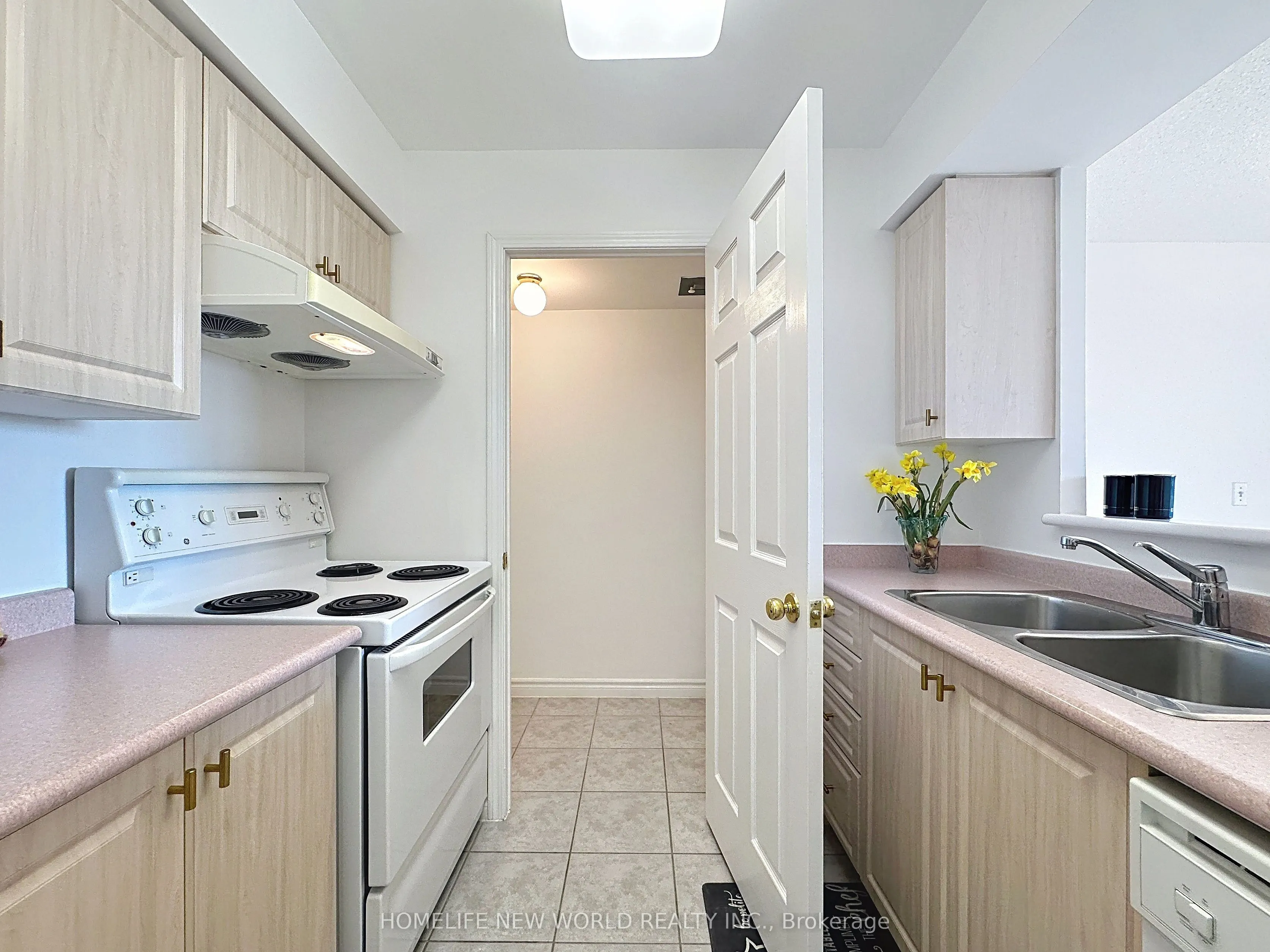 5039 Finch Avenue E, #708