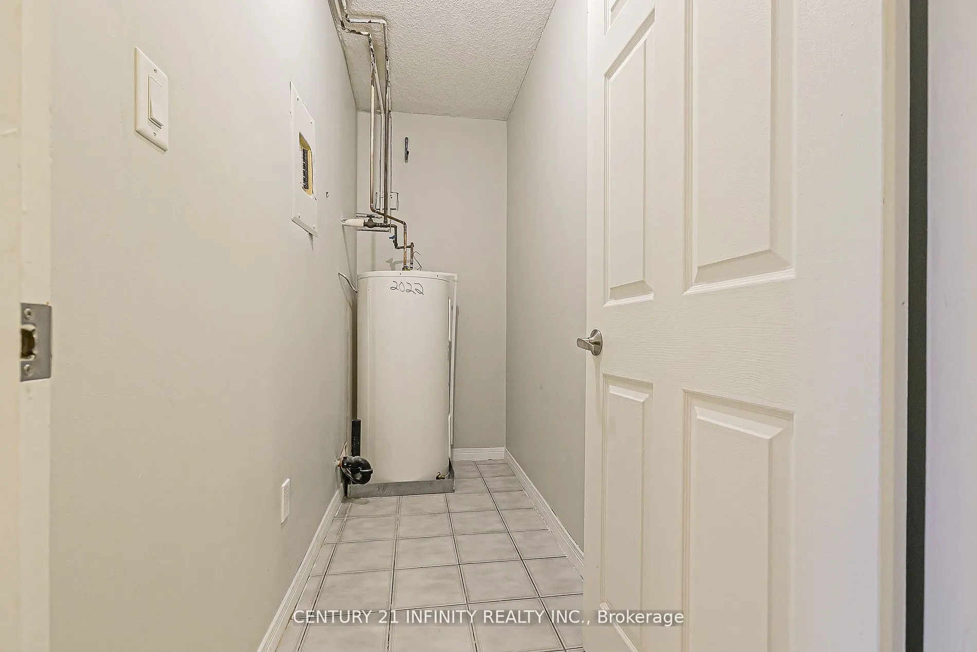 80 Athol Street E, #306