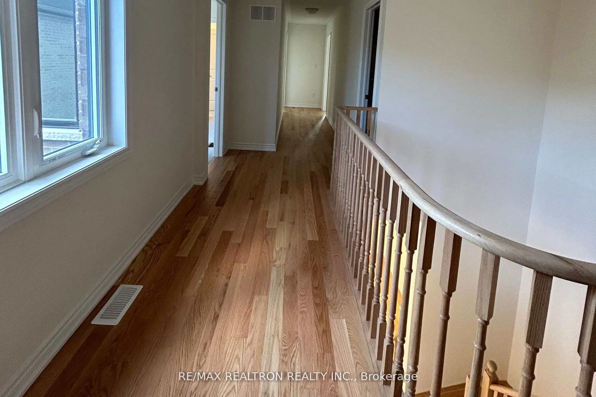 9 Mountainside Crescent