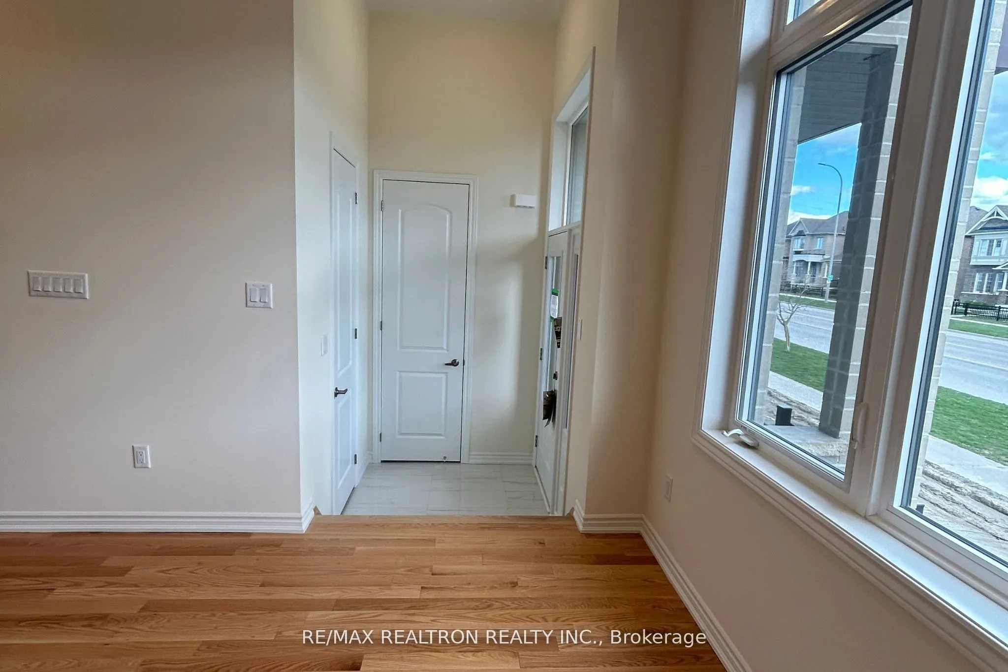 9 Mountainside Crescent