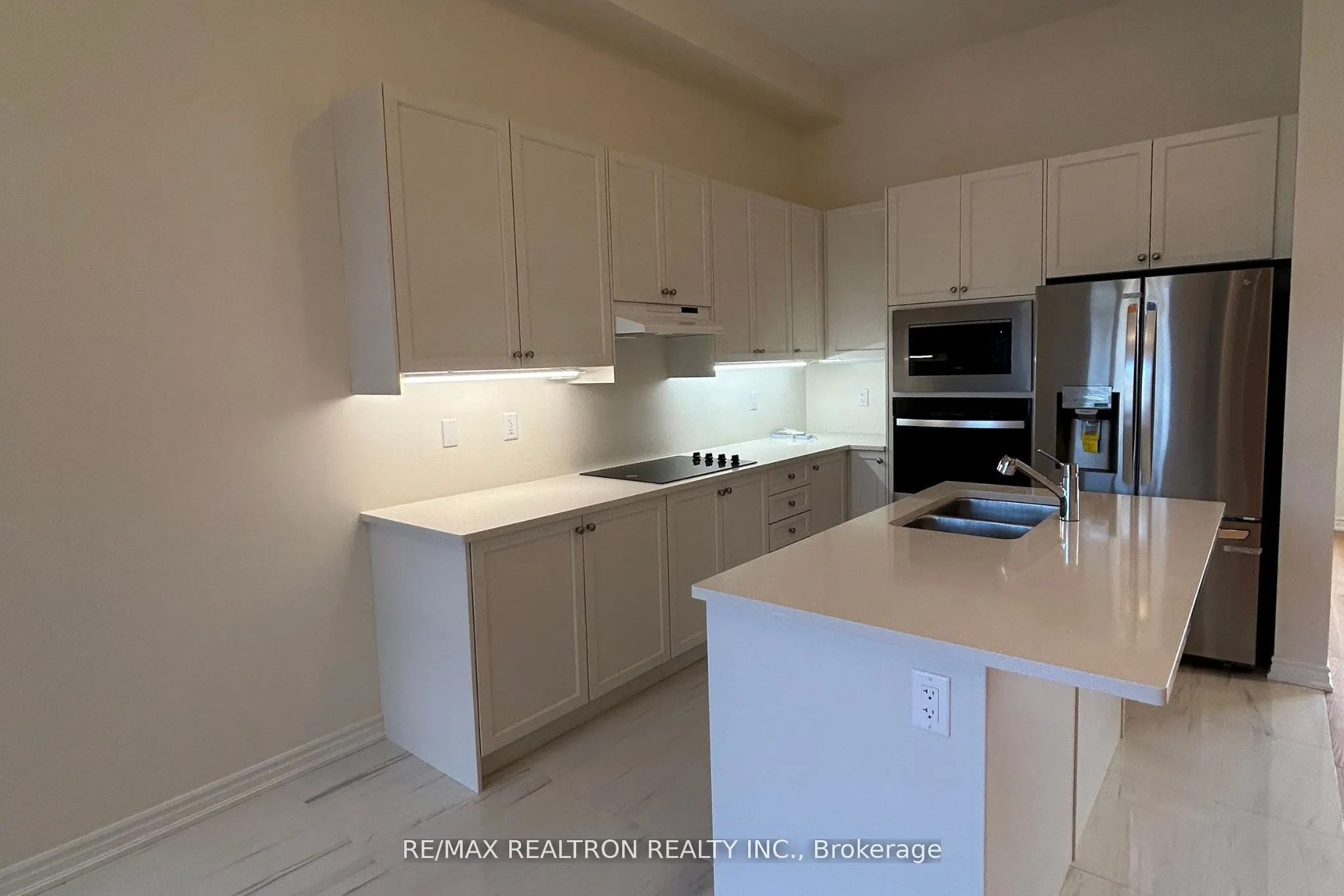 9 Mountainside Crescent