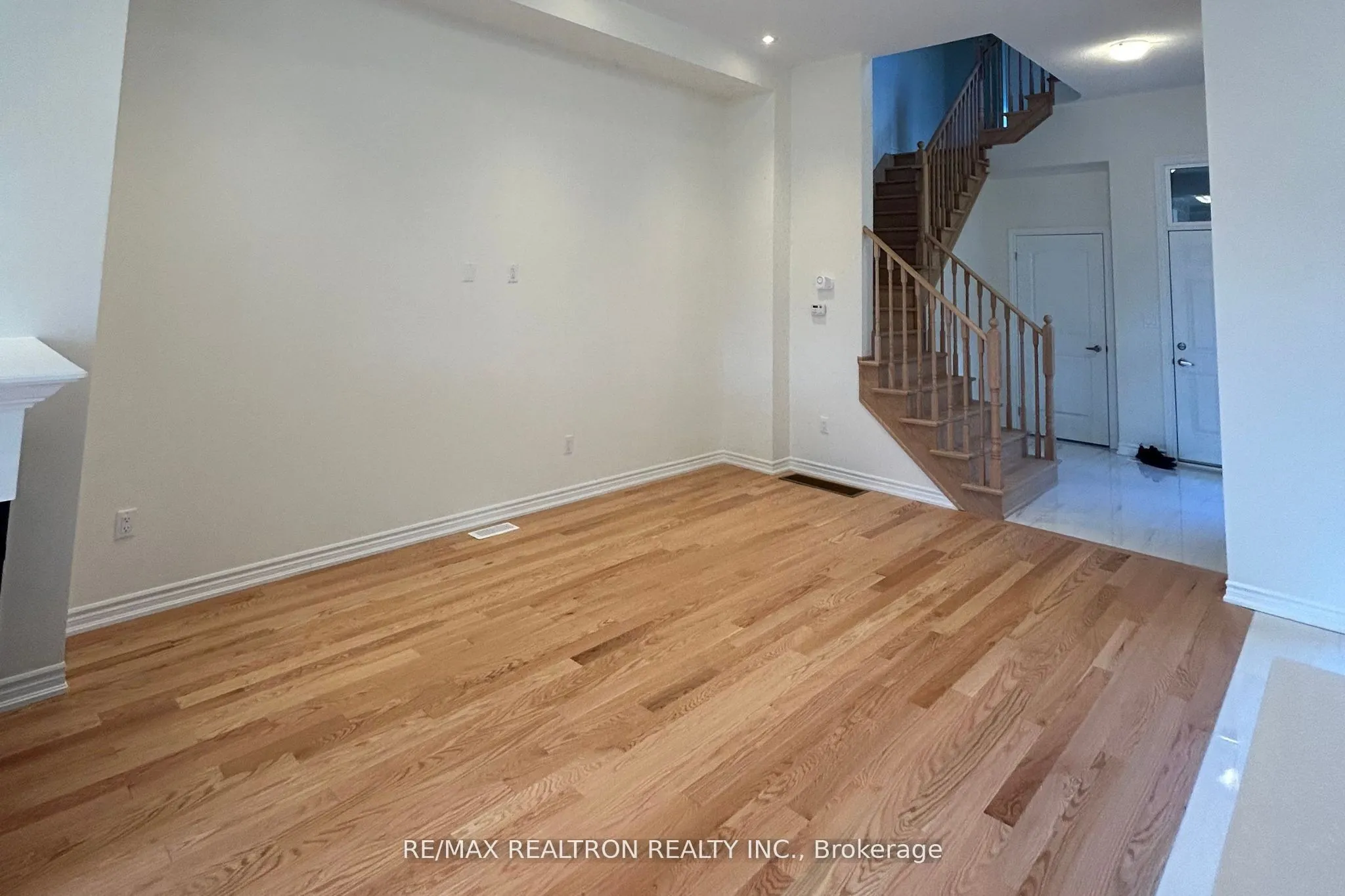 9 Mountainside Crescent