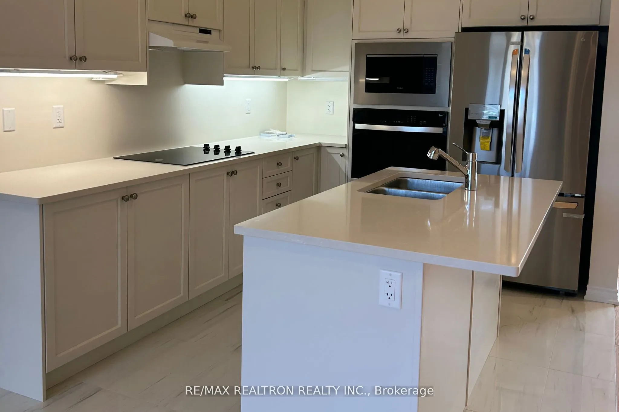 9 Mountainside Crescent